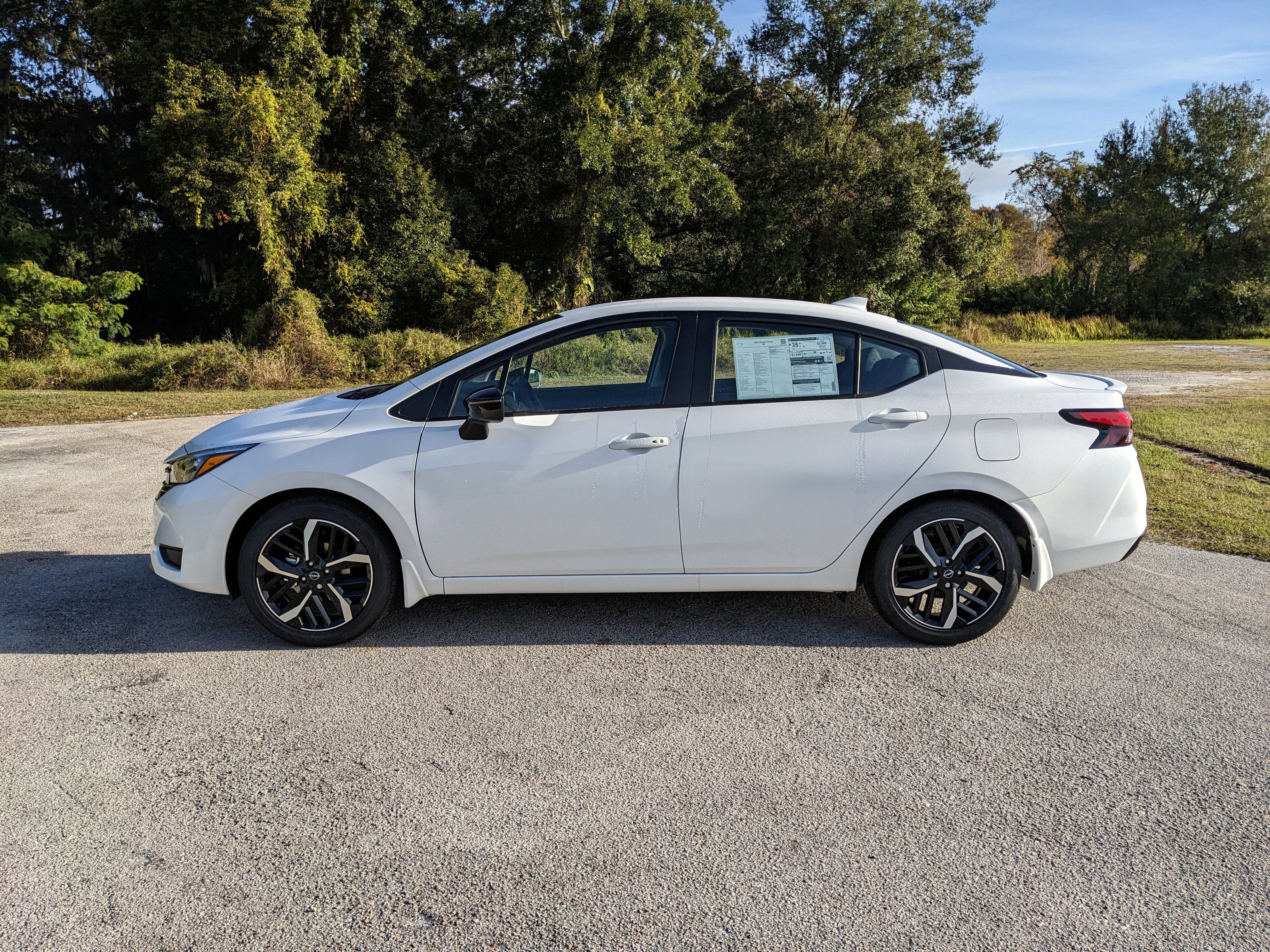 2025 Nissan Versa SR