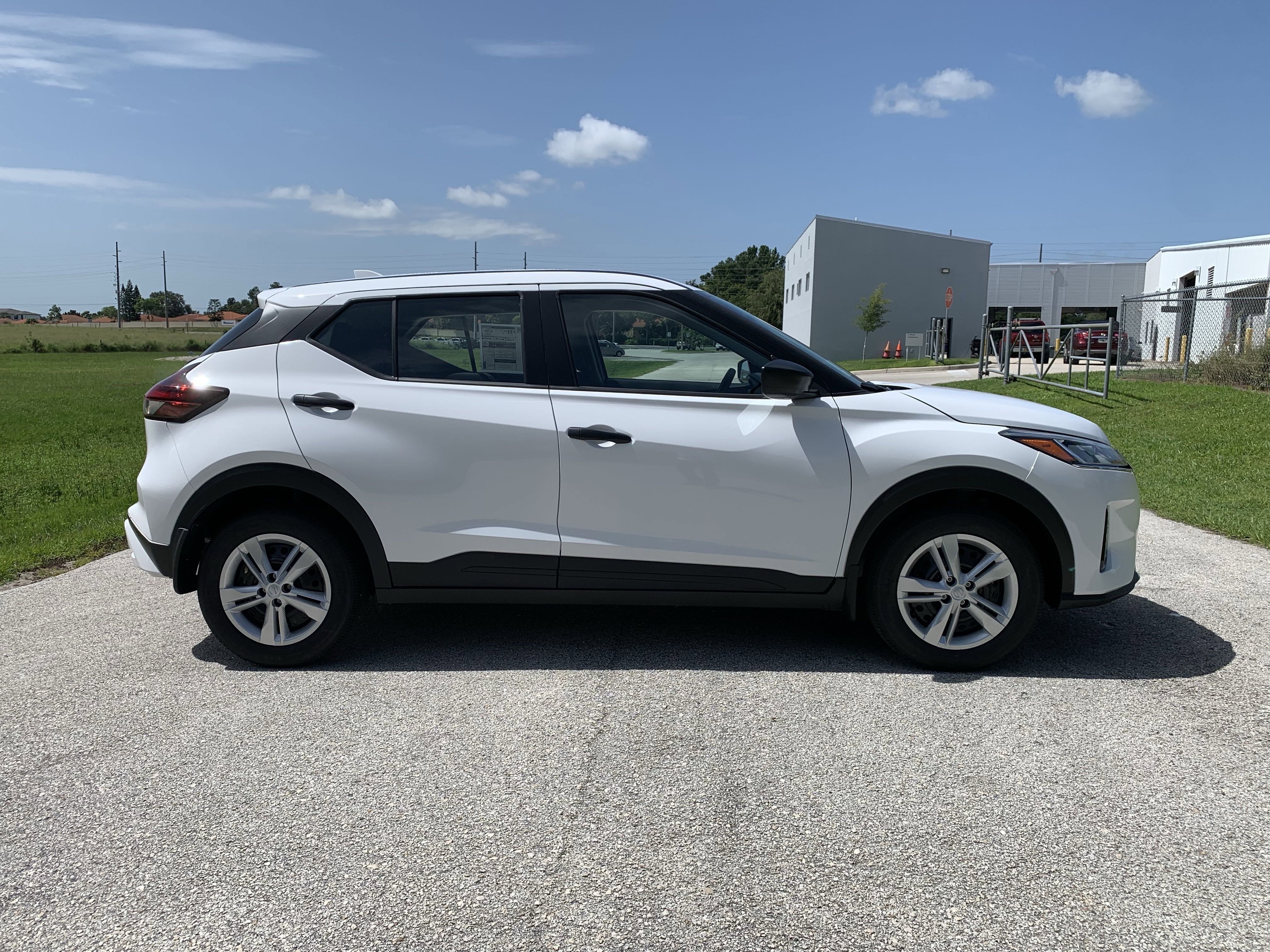 2025 Nissan Kicks Play S