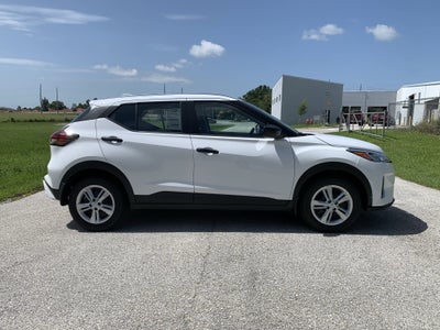 2025 Nissan Kicks Play S