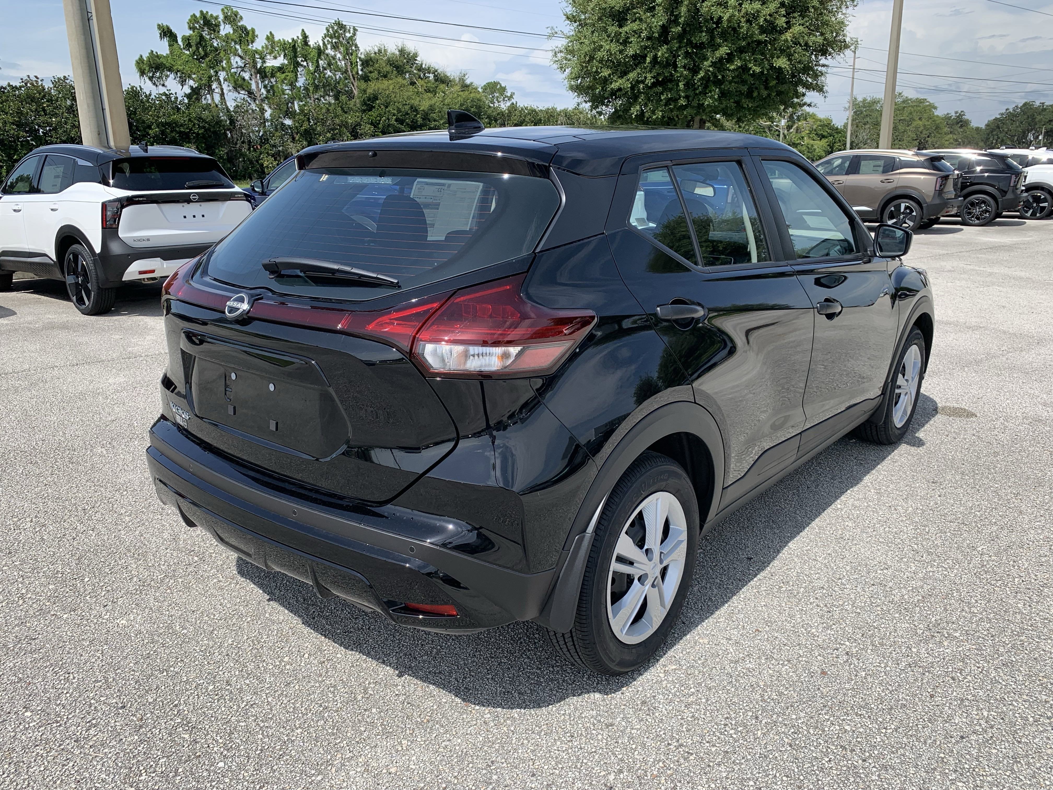 2025 Nissan Kicks Play S