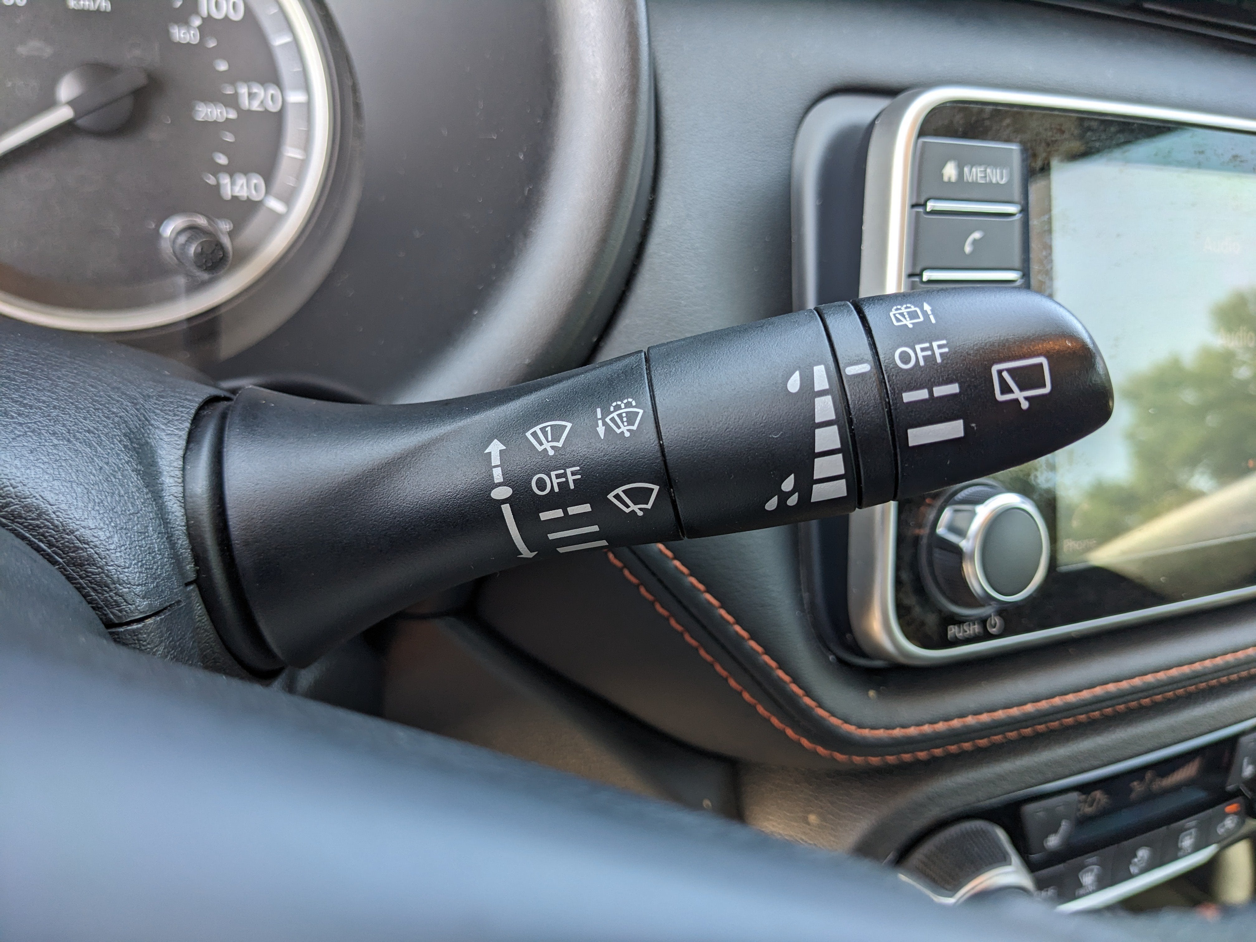 2019 Nissan Kicks SR