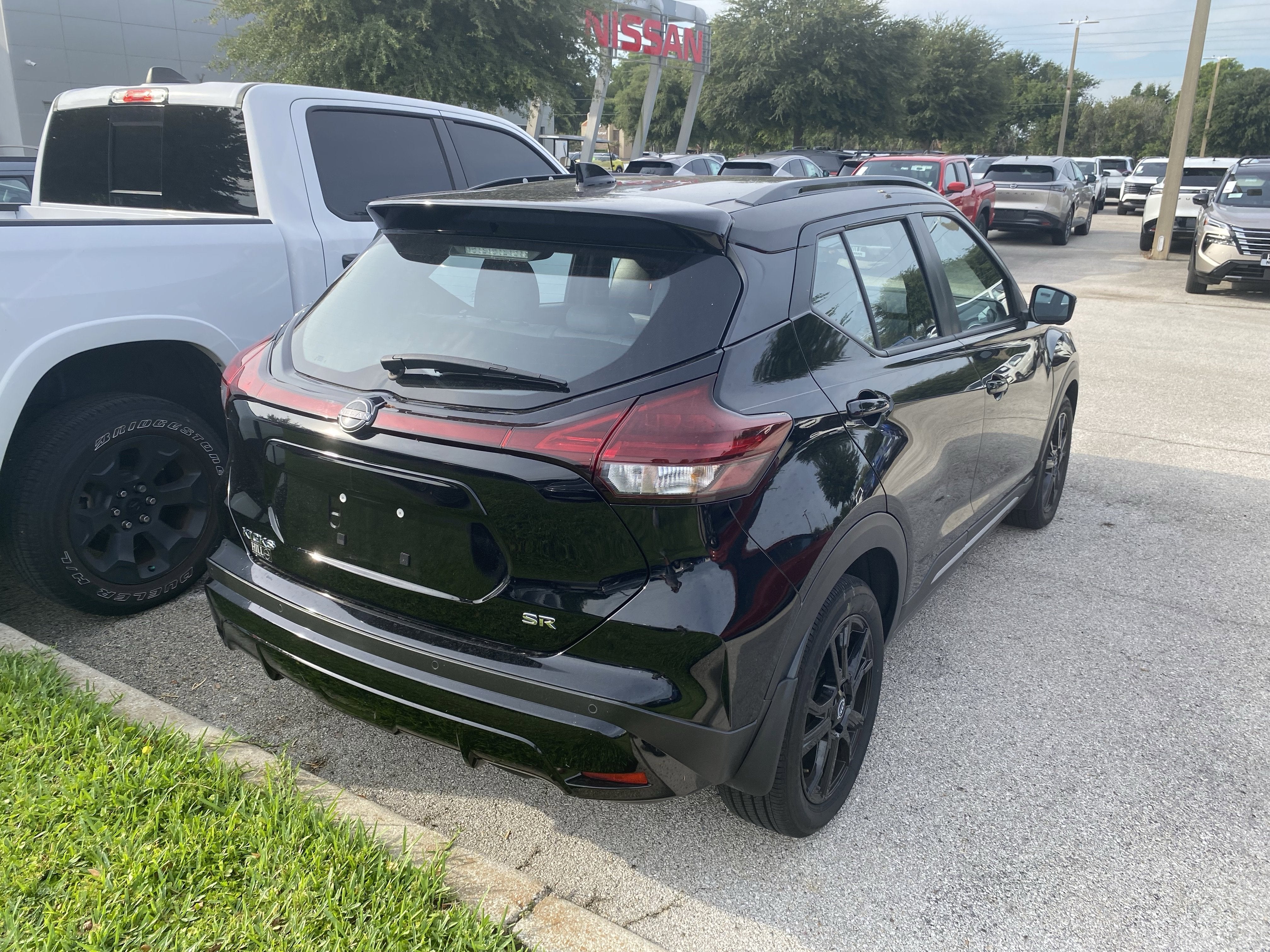2024 Nissan Kicks SR
