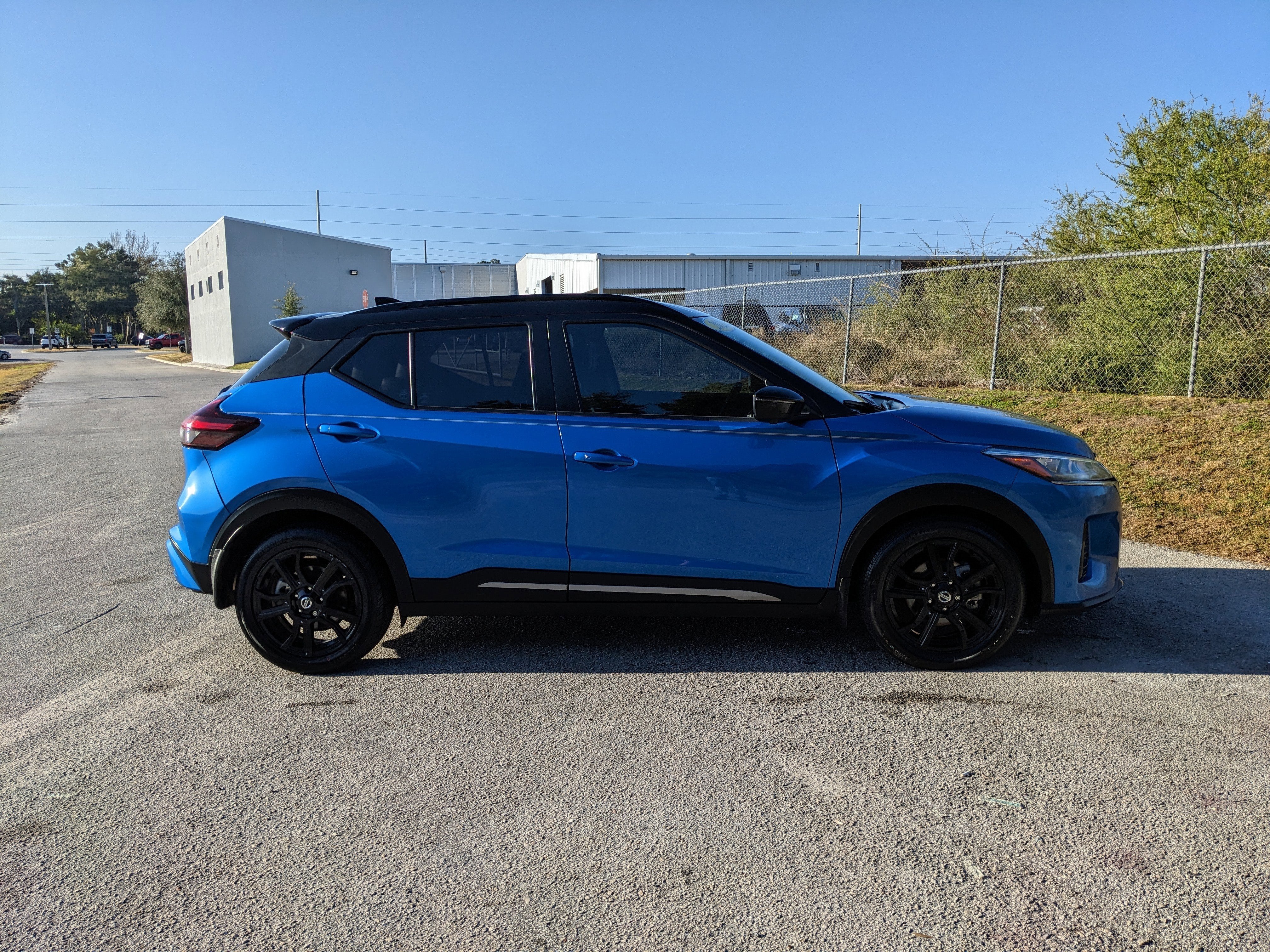 2021 Nissan Kicks SR