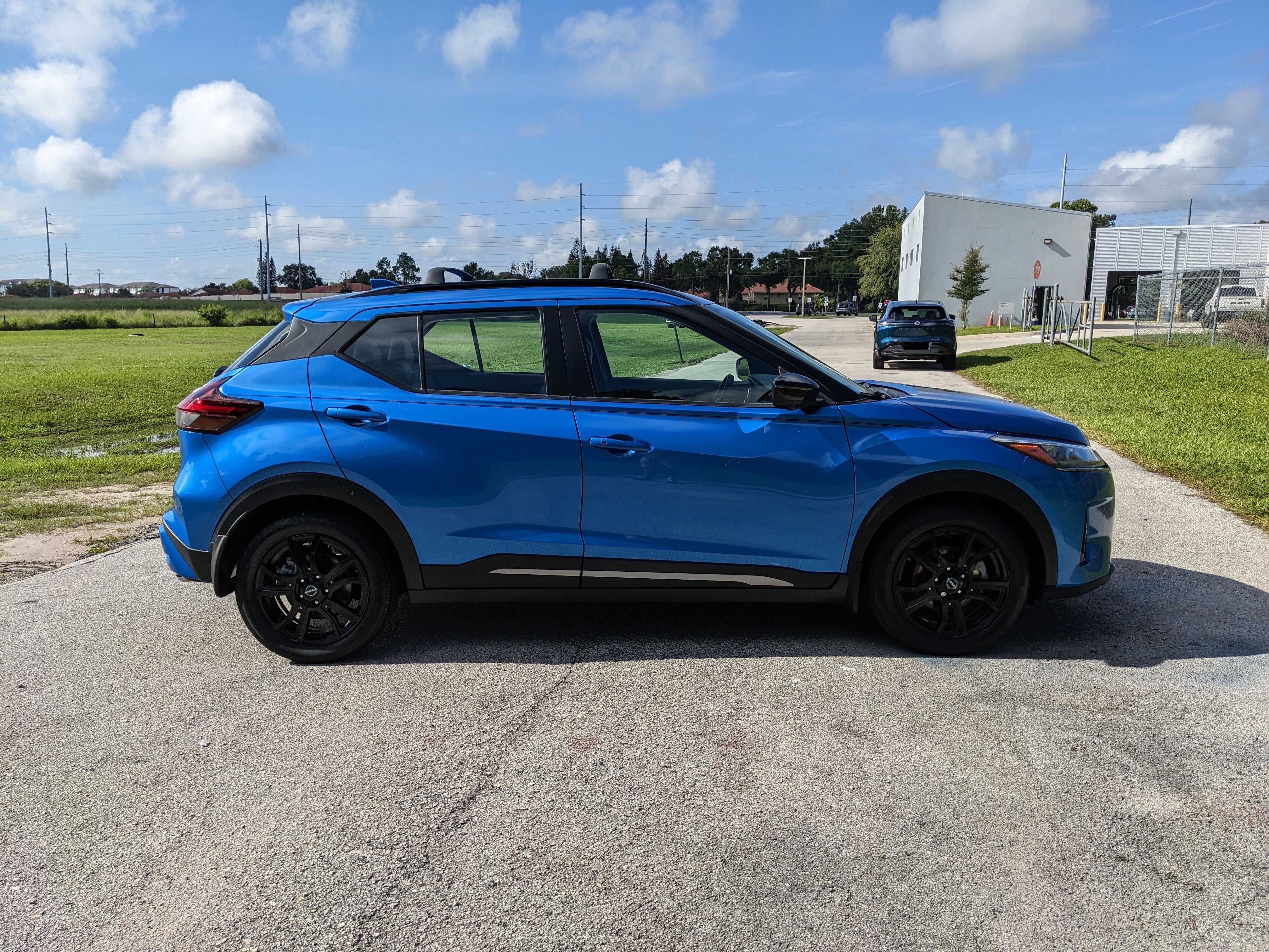 2023 Nissan Kicks SR