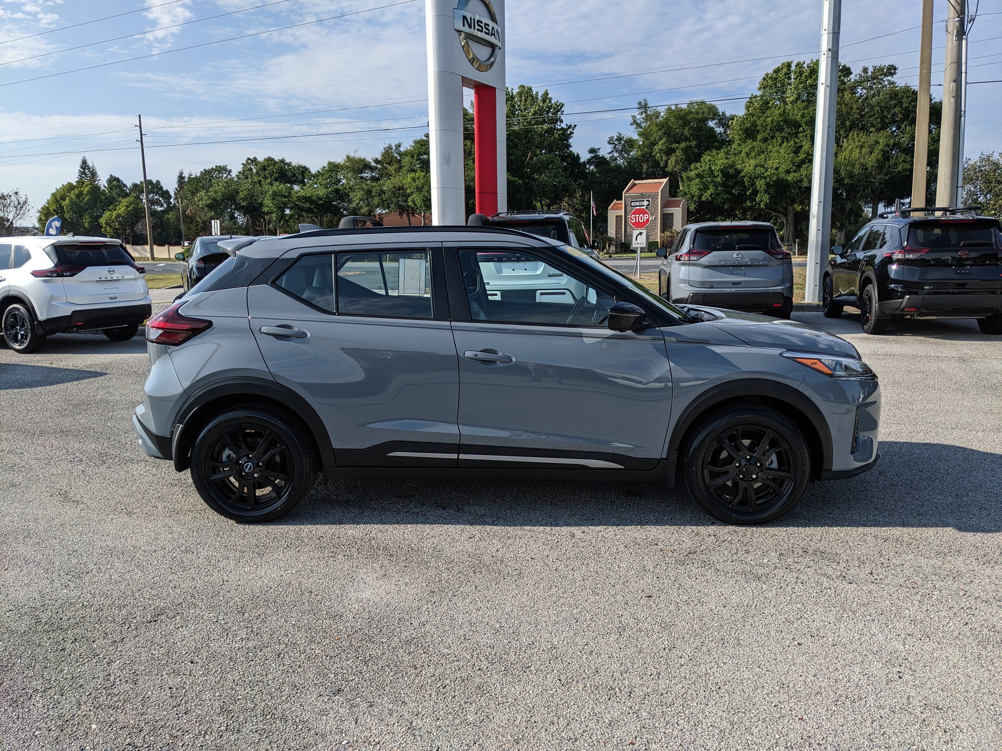2024 Nissan Kicks SR