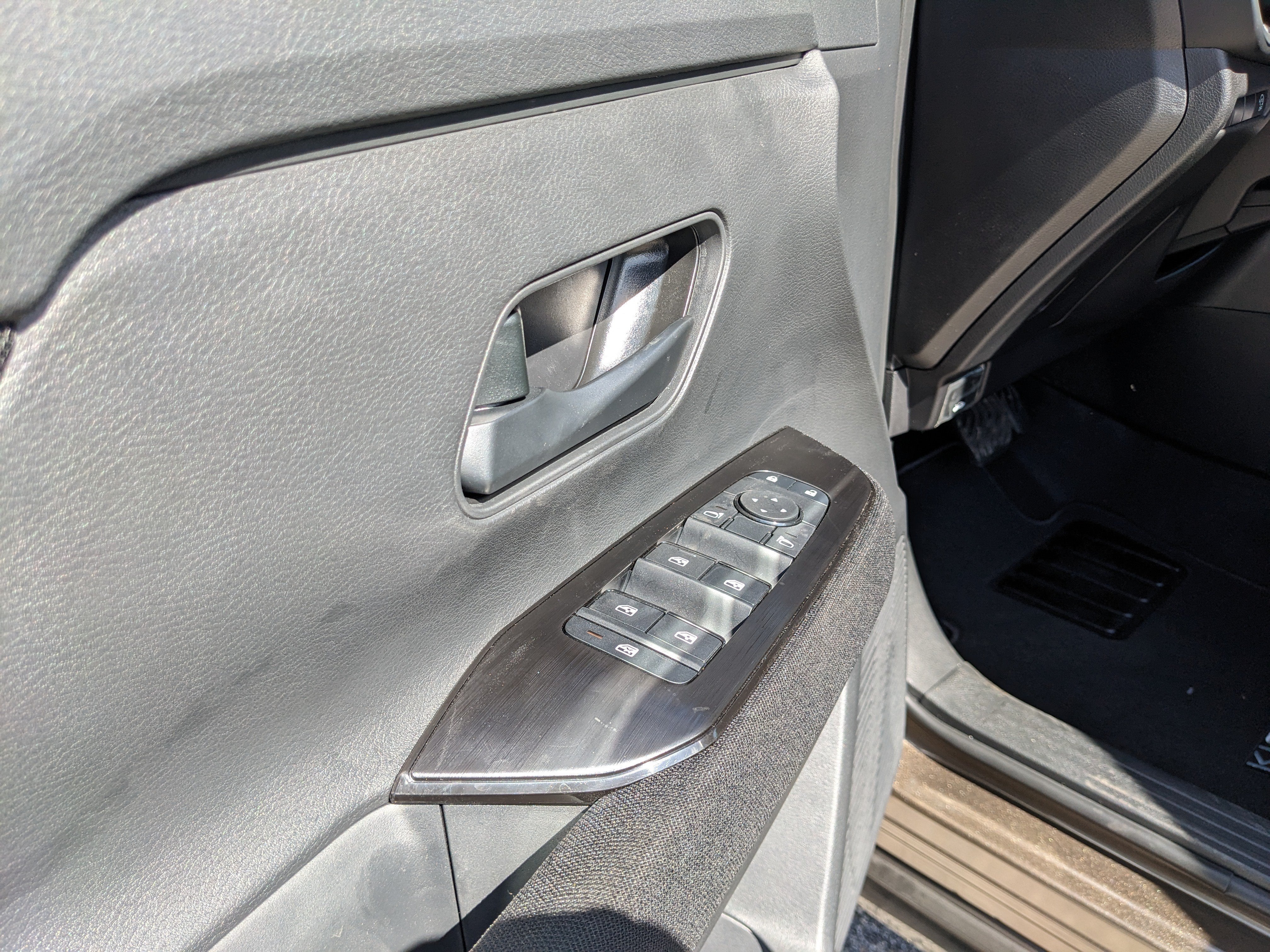 2027 Nissan Kicks S
