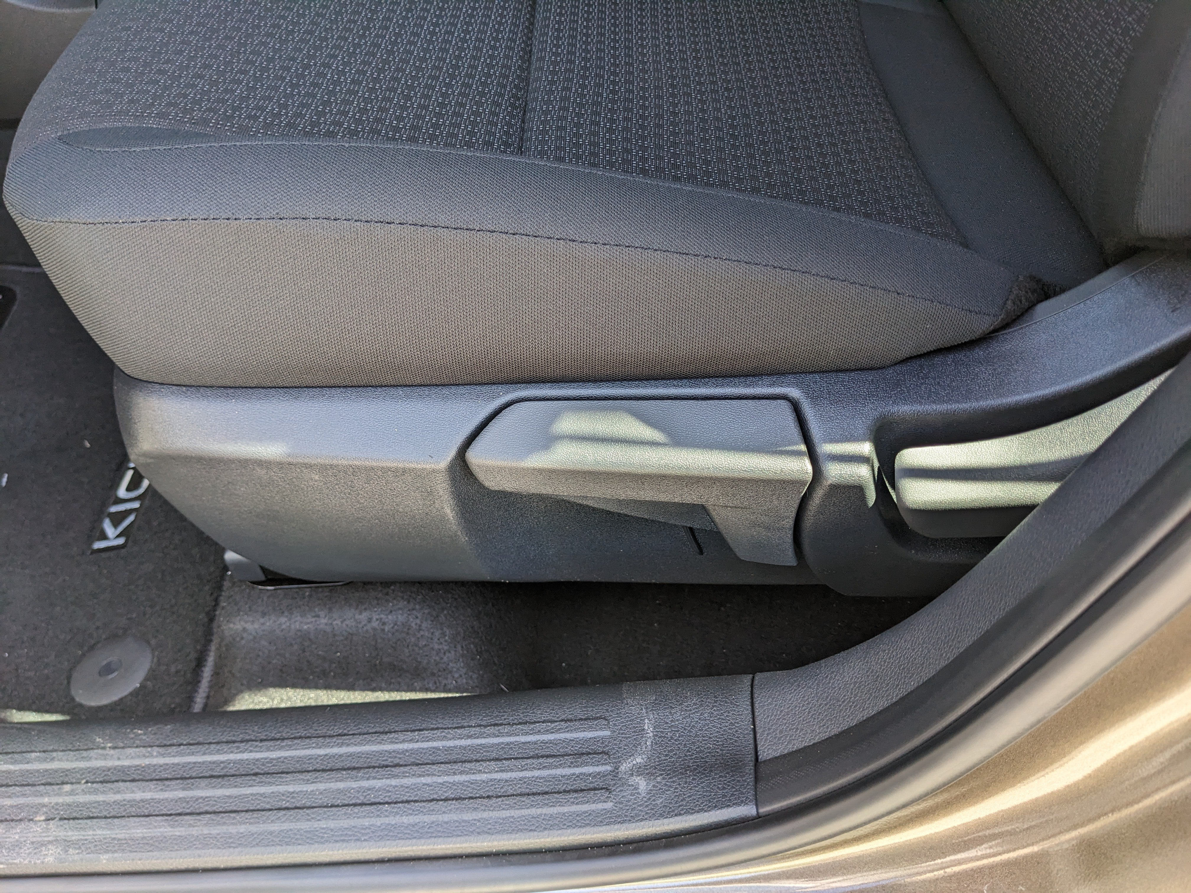 2027 Nissan Kicks S
