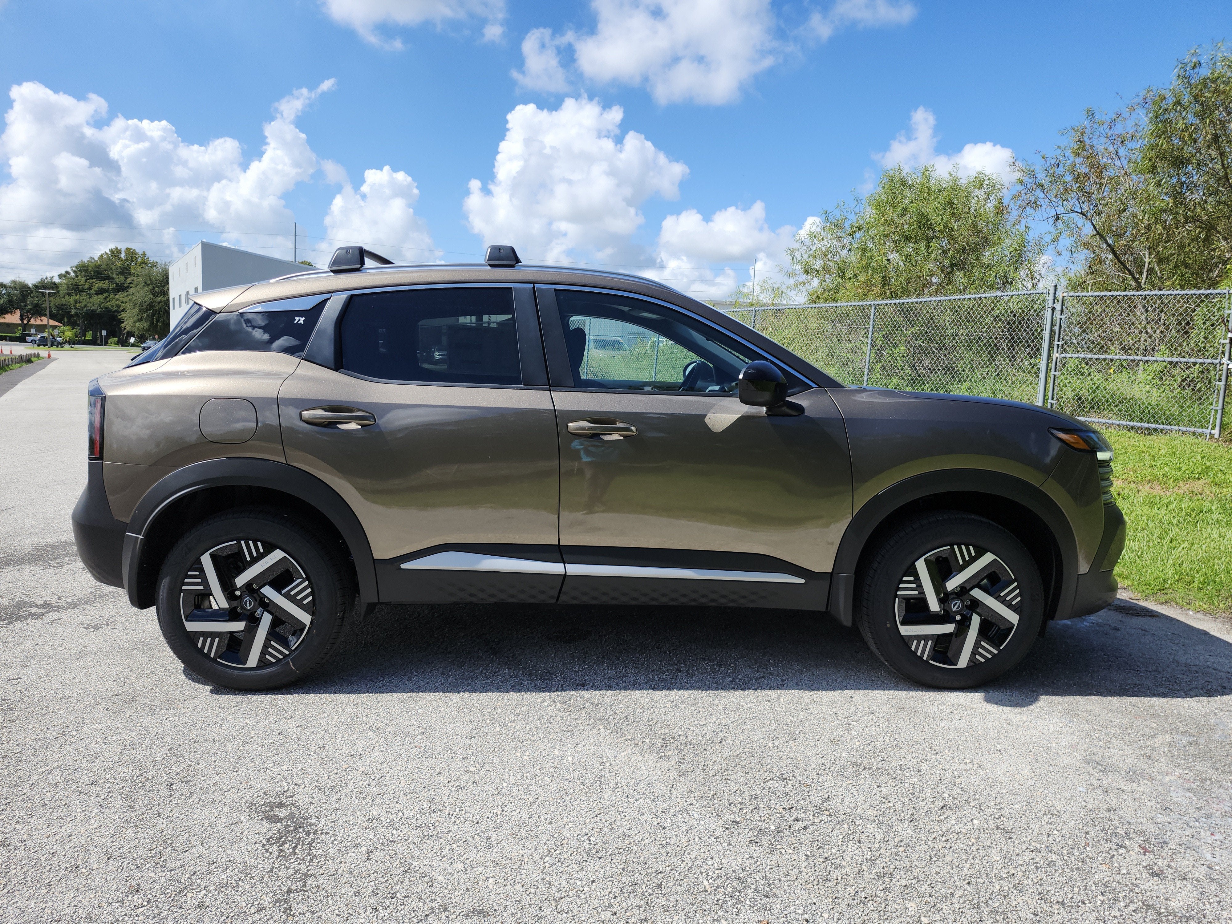 2027 Nissan Kicks SV