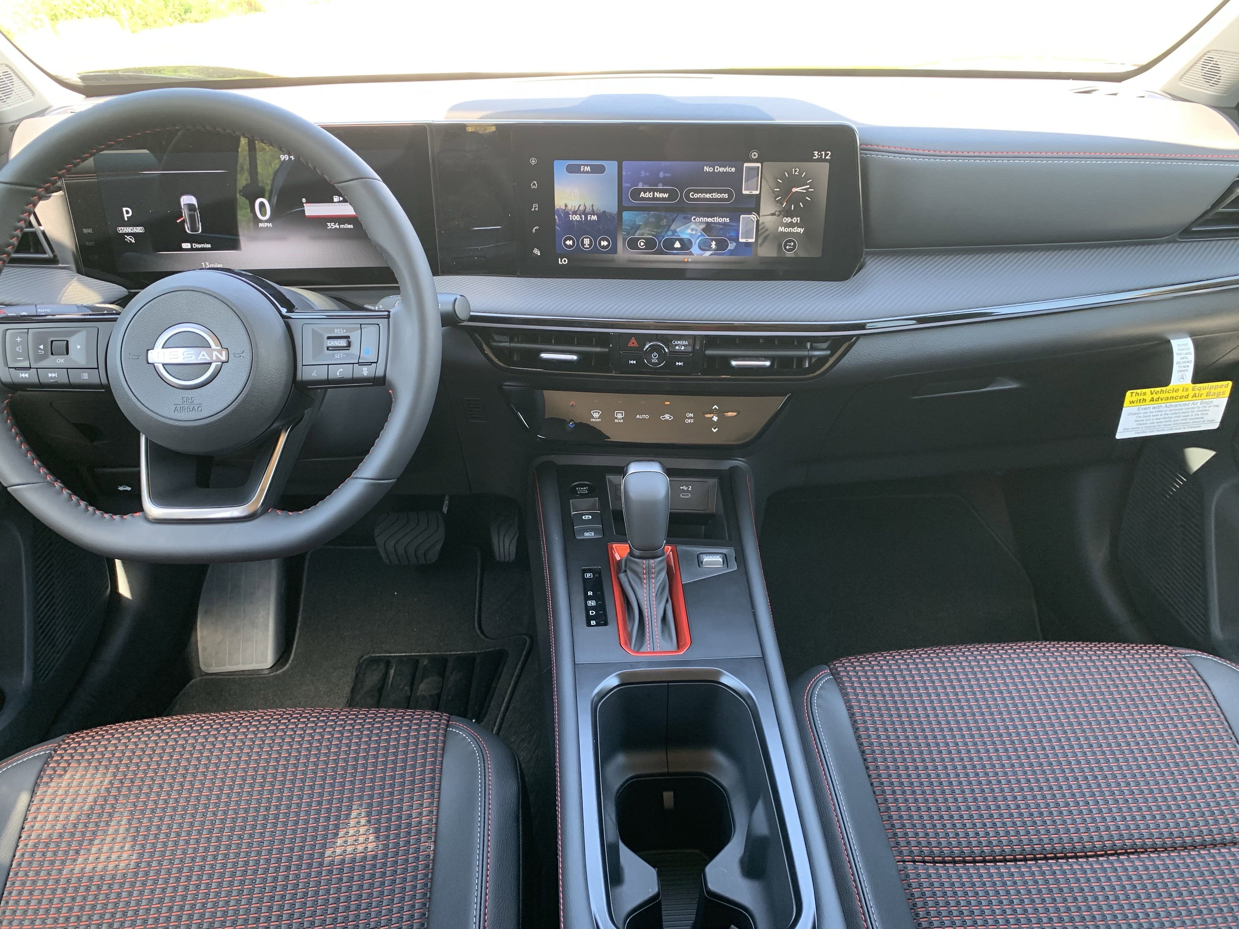 2025 Nissan Kicks SR