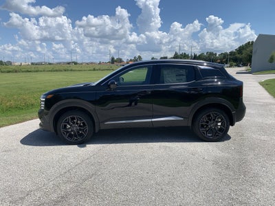 2025 Nissan Kicks SR