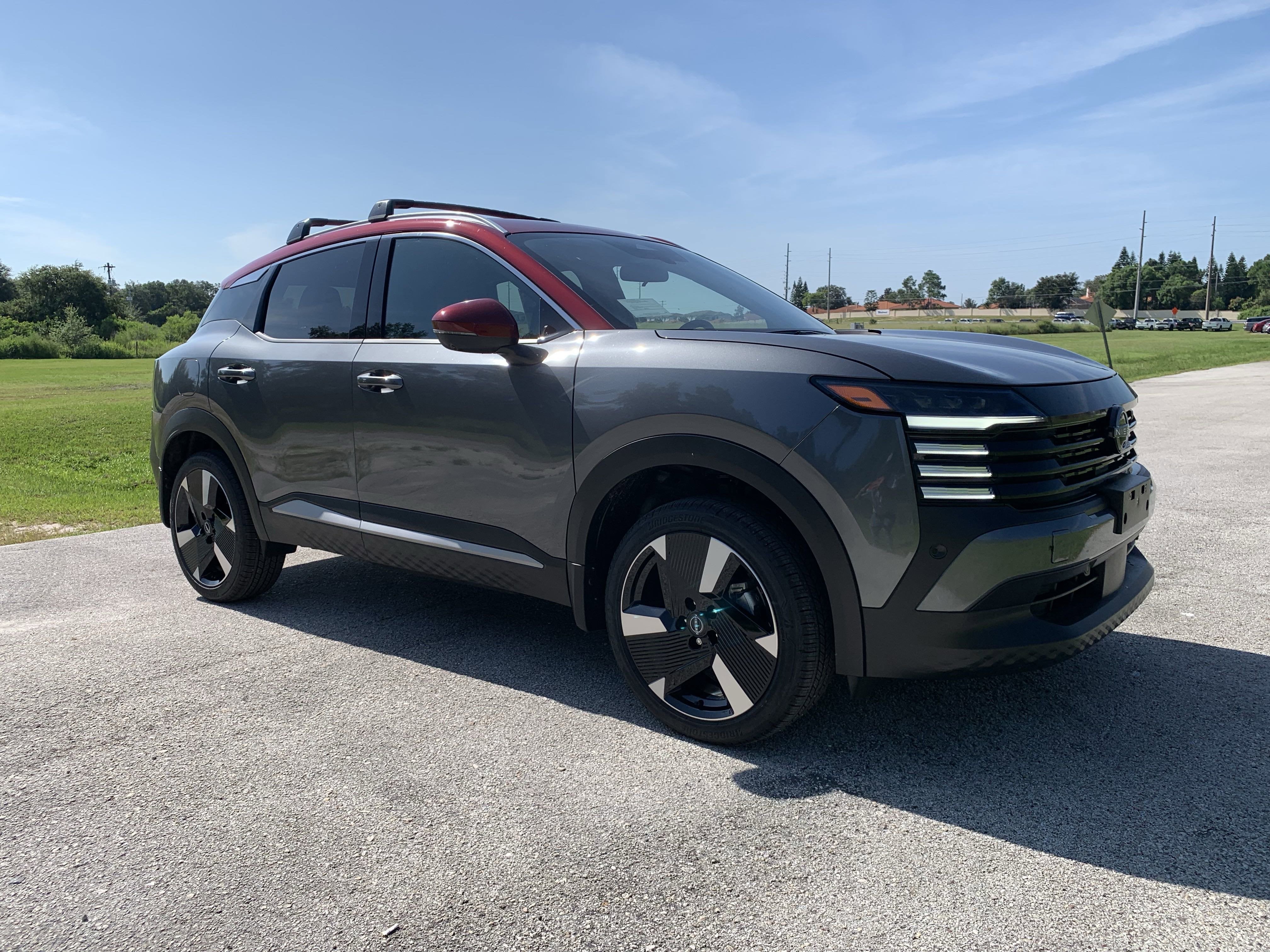 2025 Nissan Kicks SR