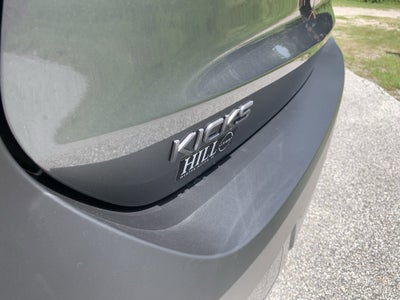 2025 Nissan Kicks SR