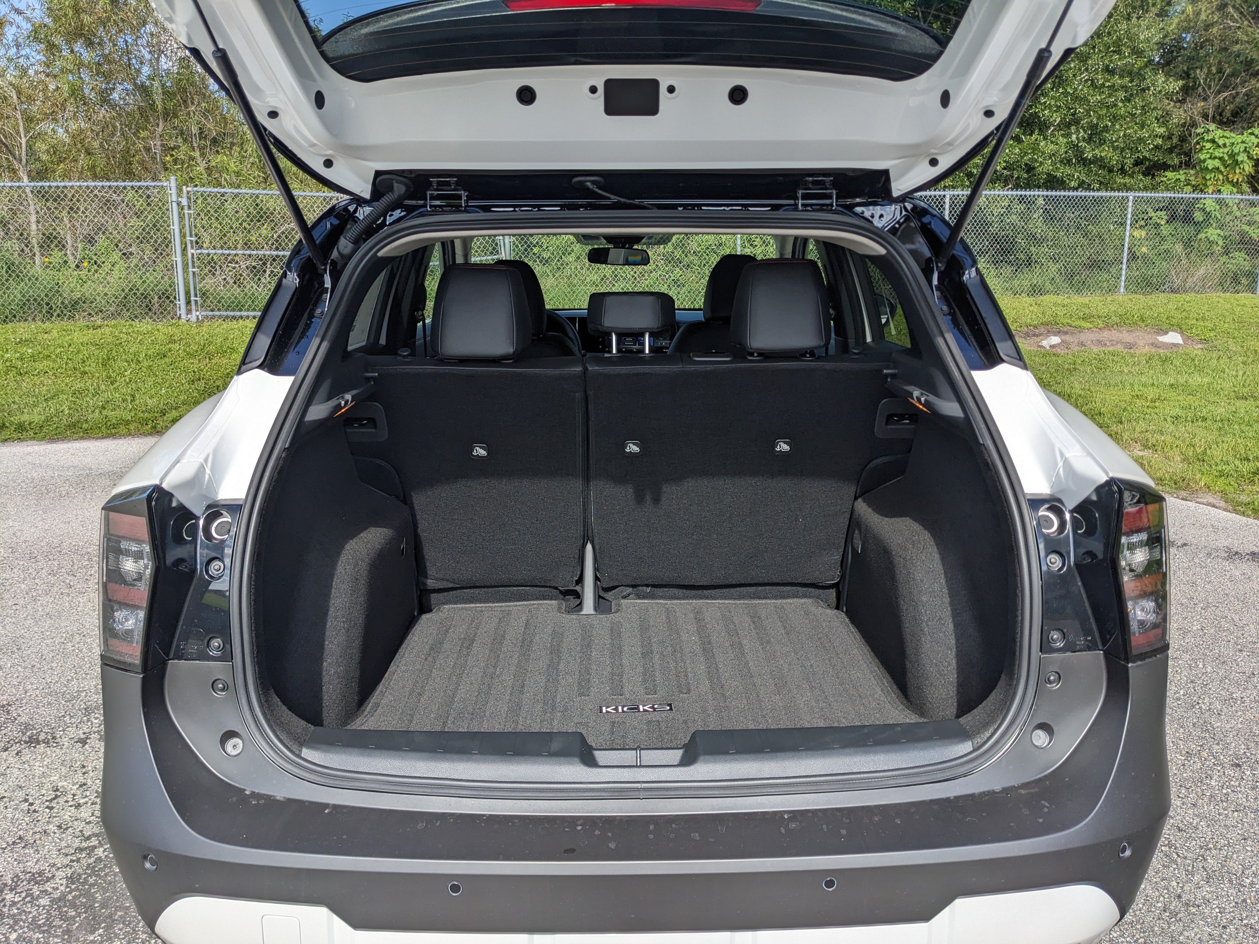 2027 Nissan Kicks SR