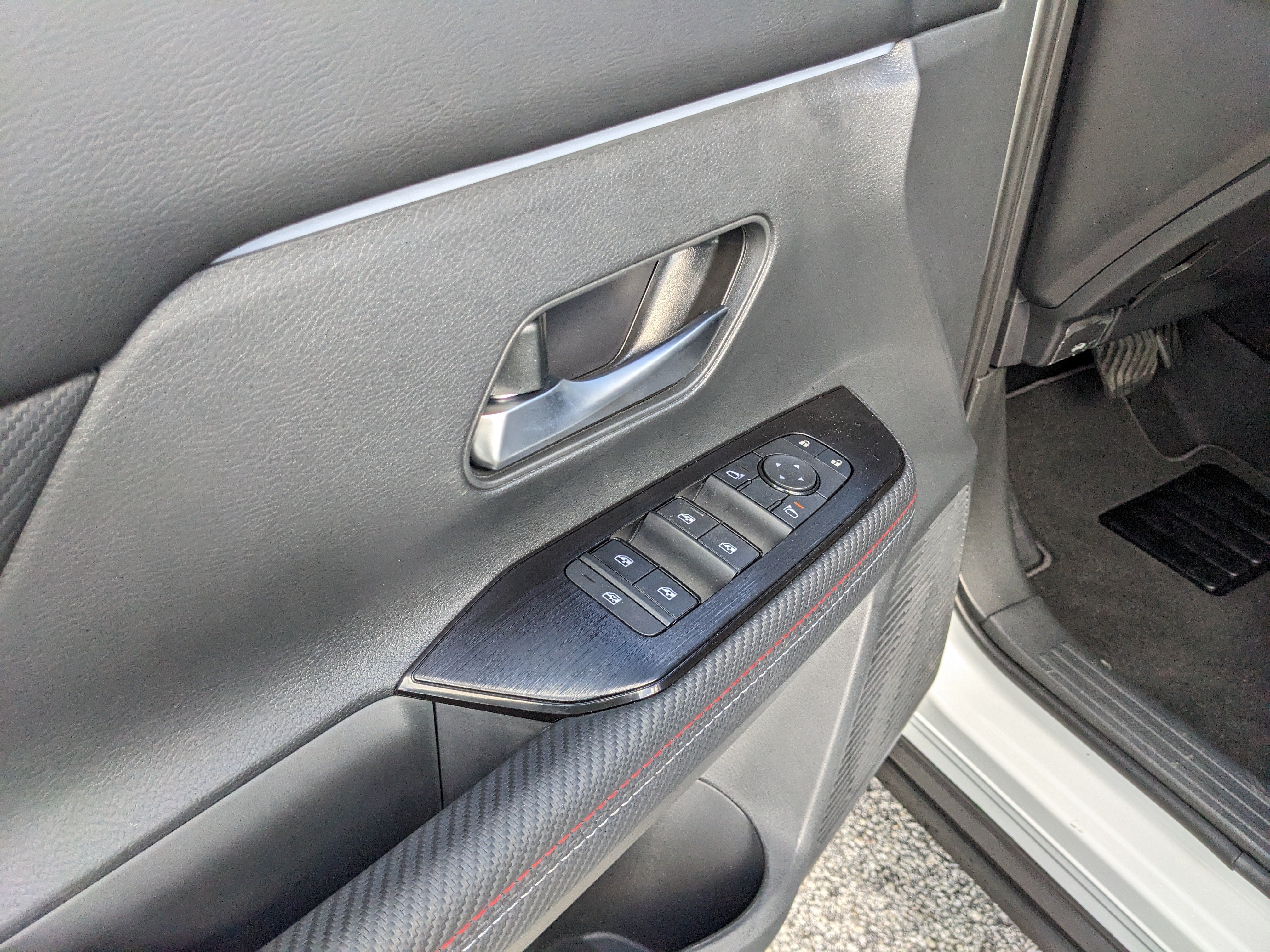 2027 Nissan Kicks SR