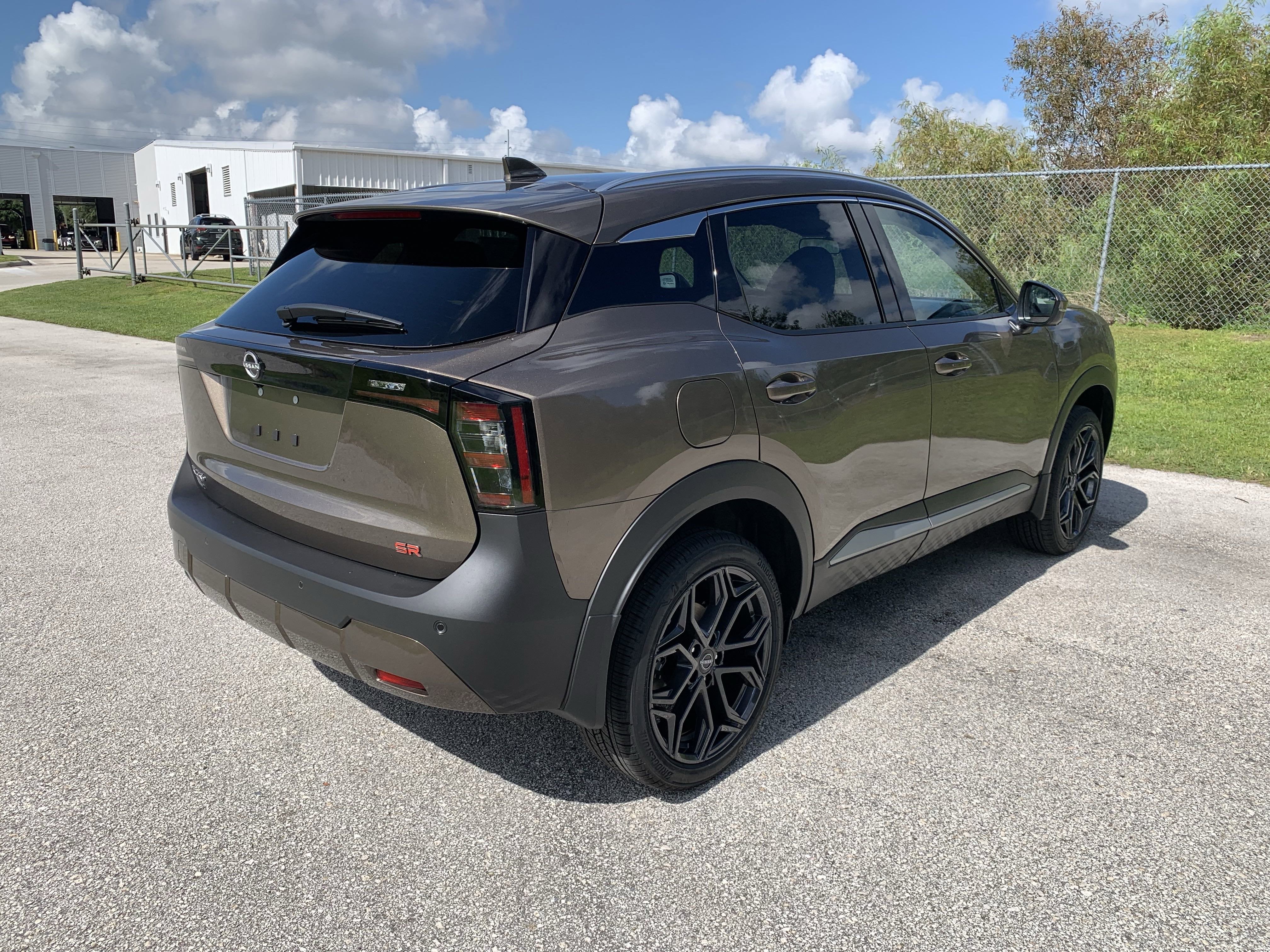 2025 Nissan Kicks SR