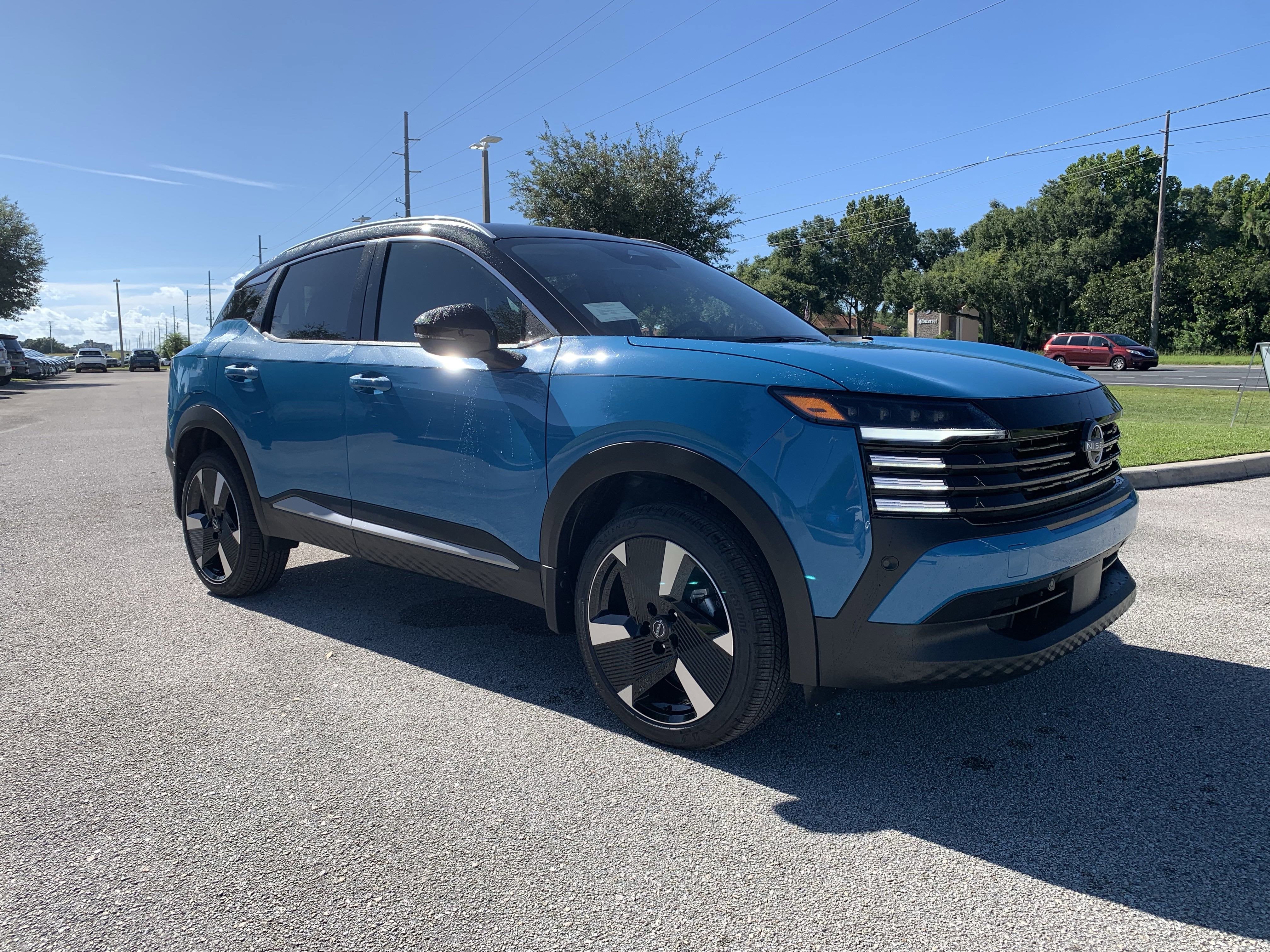 2025 Nissan Kicks SR