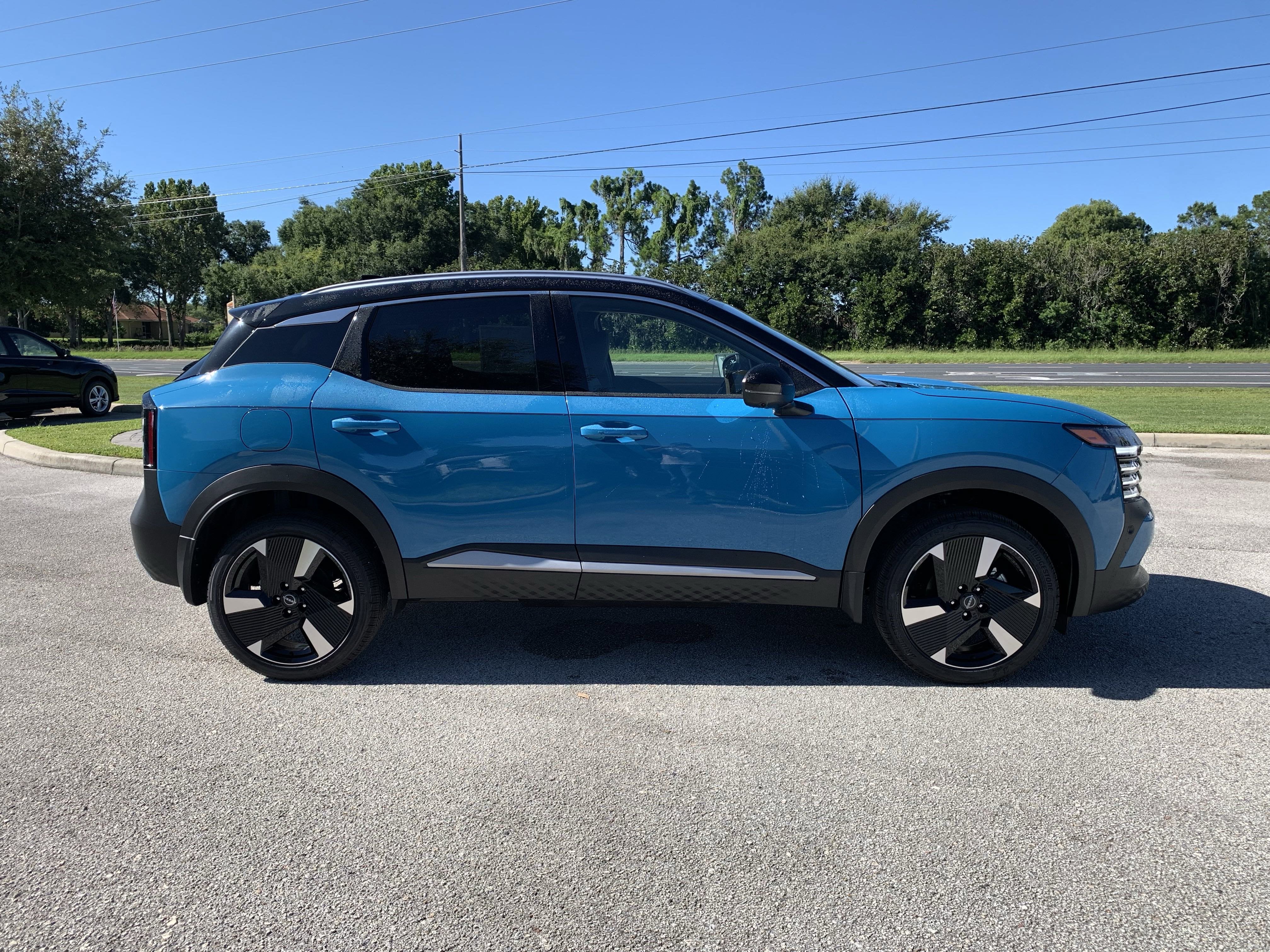 2025 Nissan Kicks SR