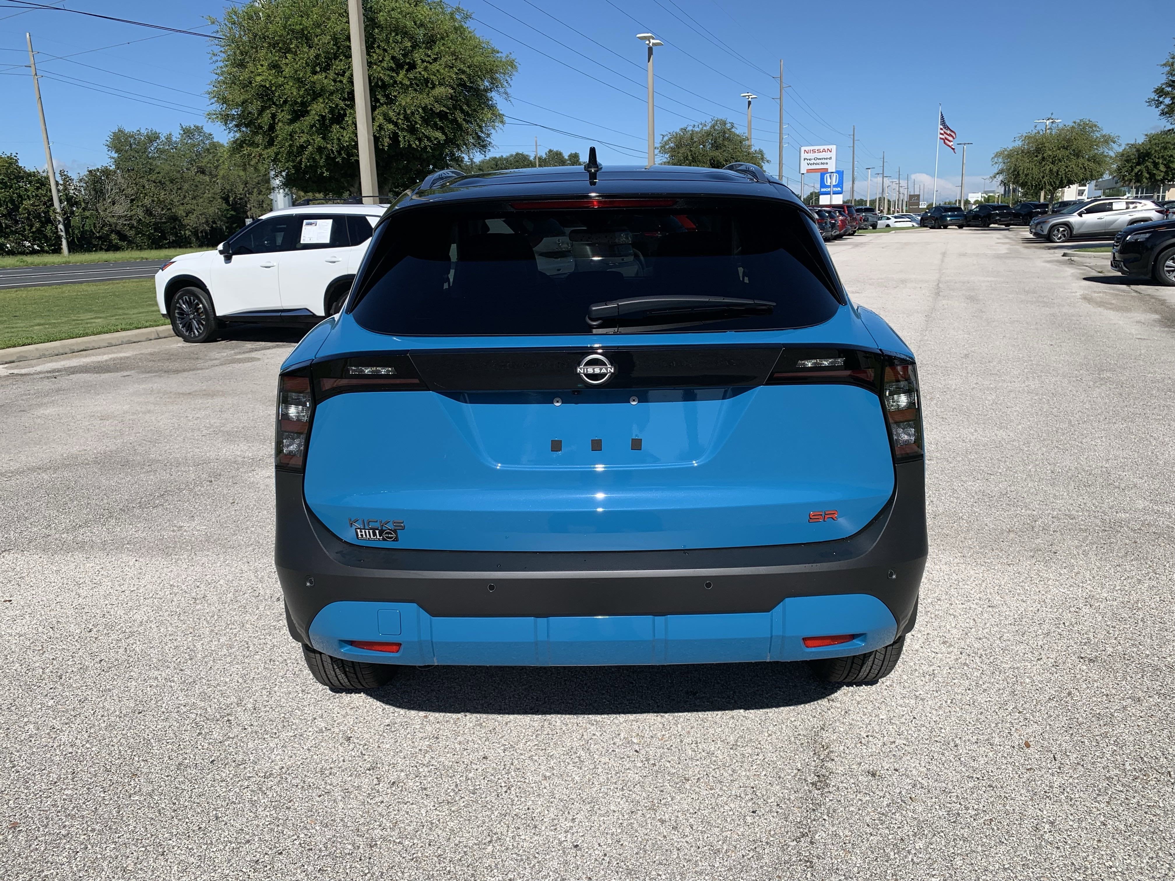 2025 Nissan Kicks SR