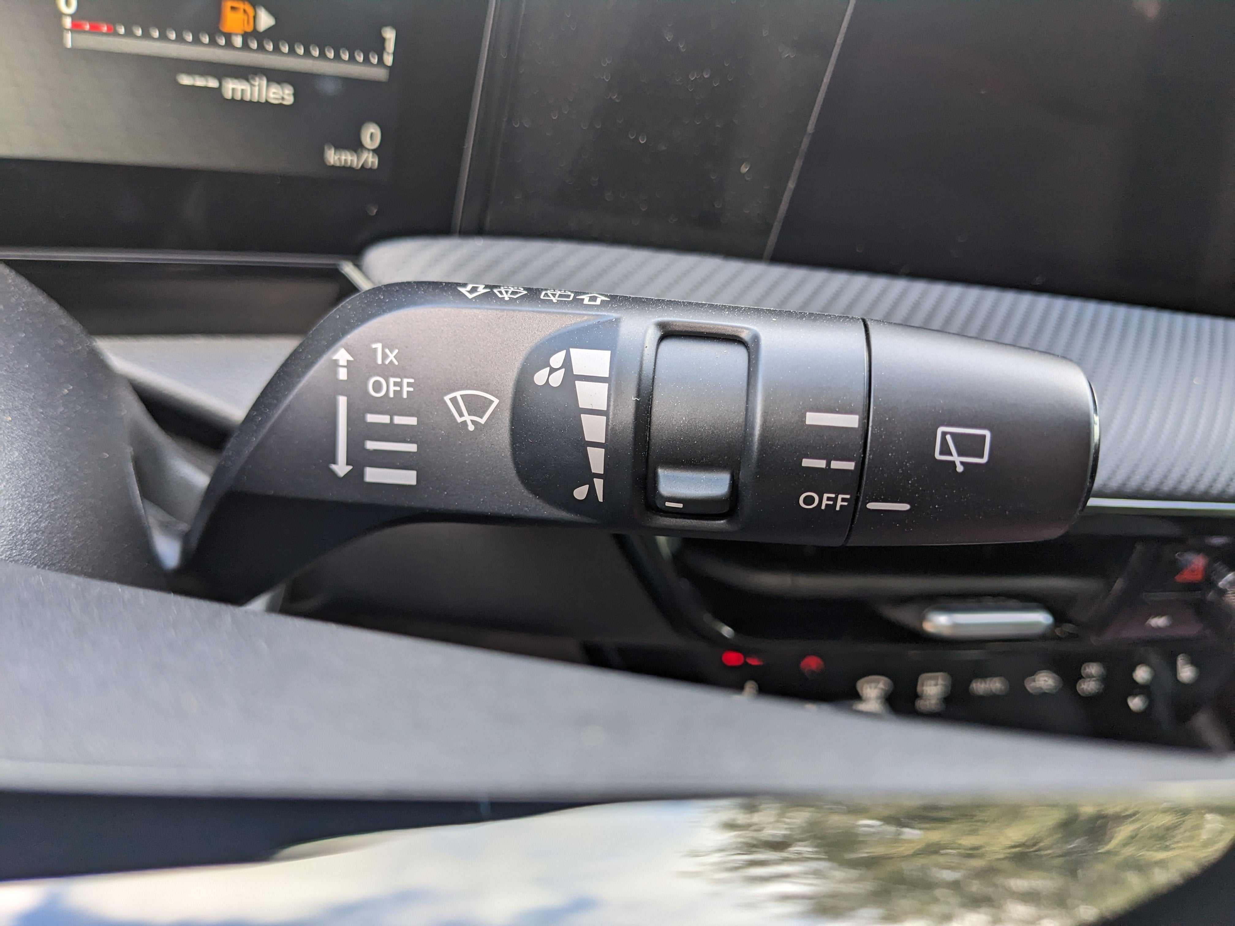 2027 Nissan Kicks SR