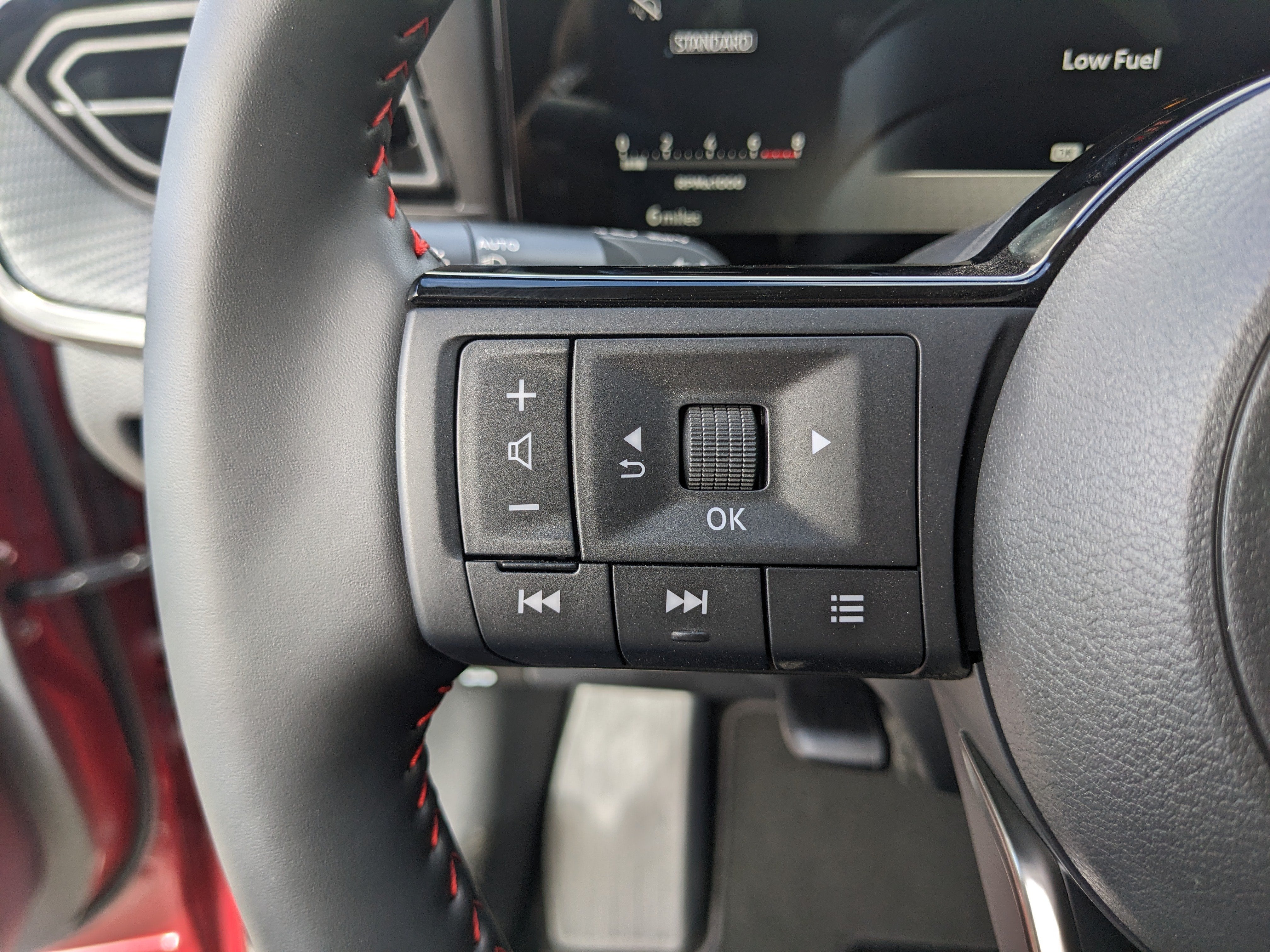 2027 Nissan Kicks SR