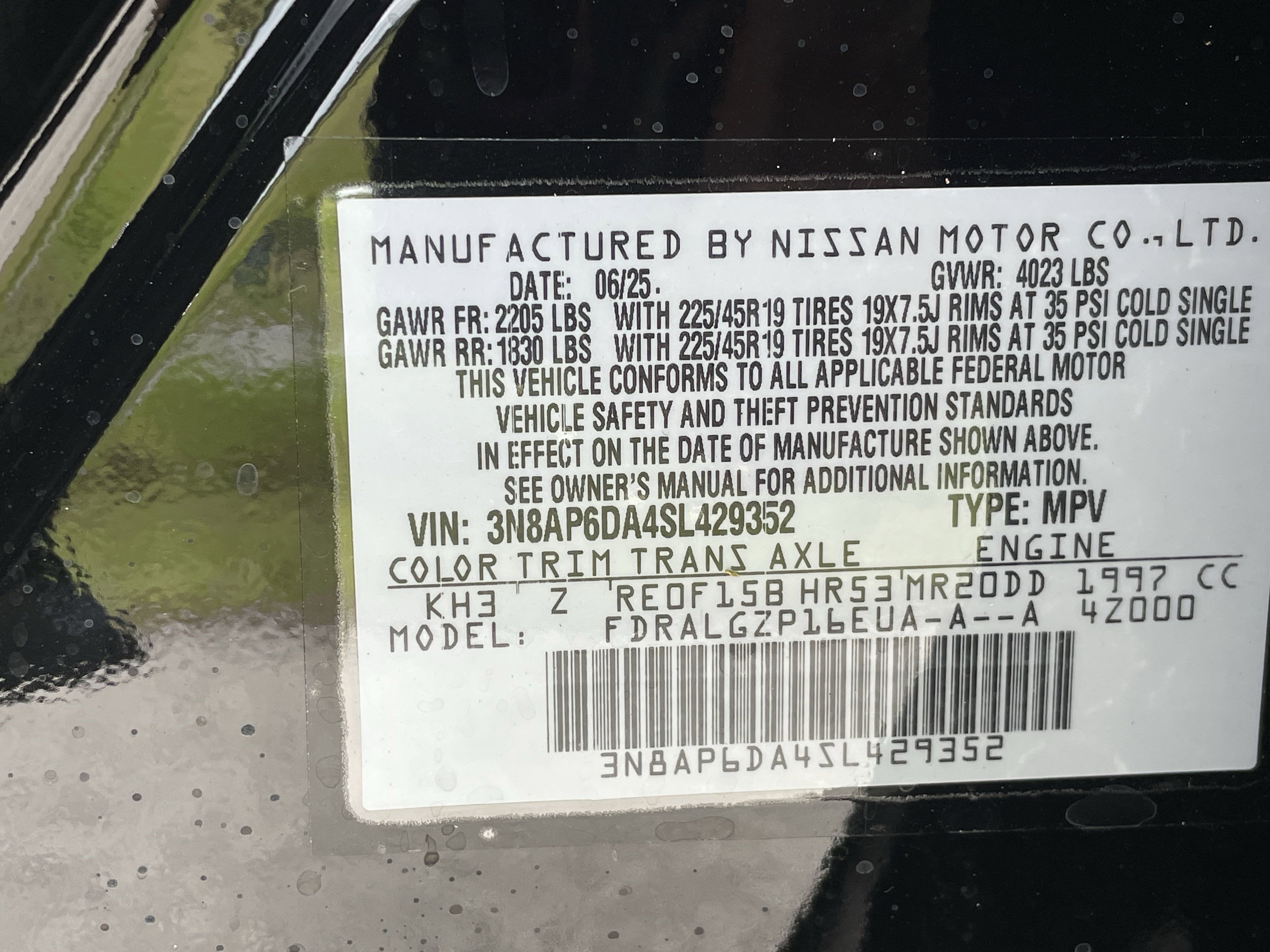 2025 Nissan Kicks SR