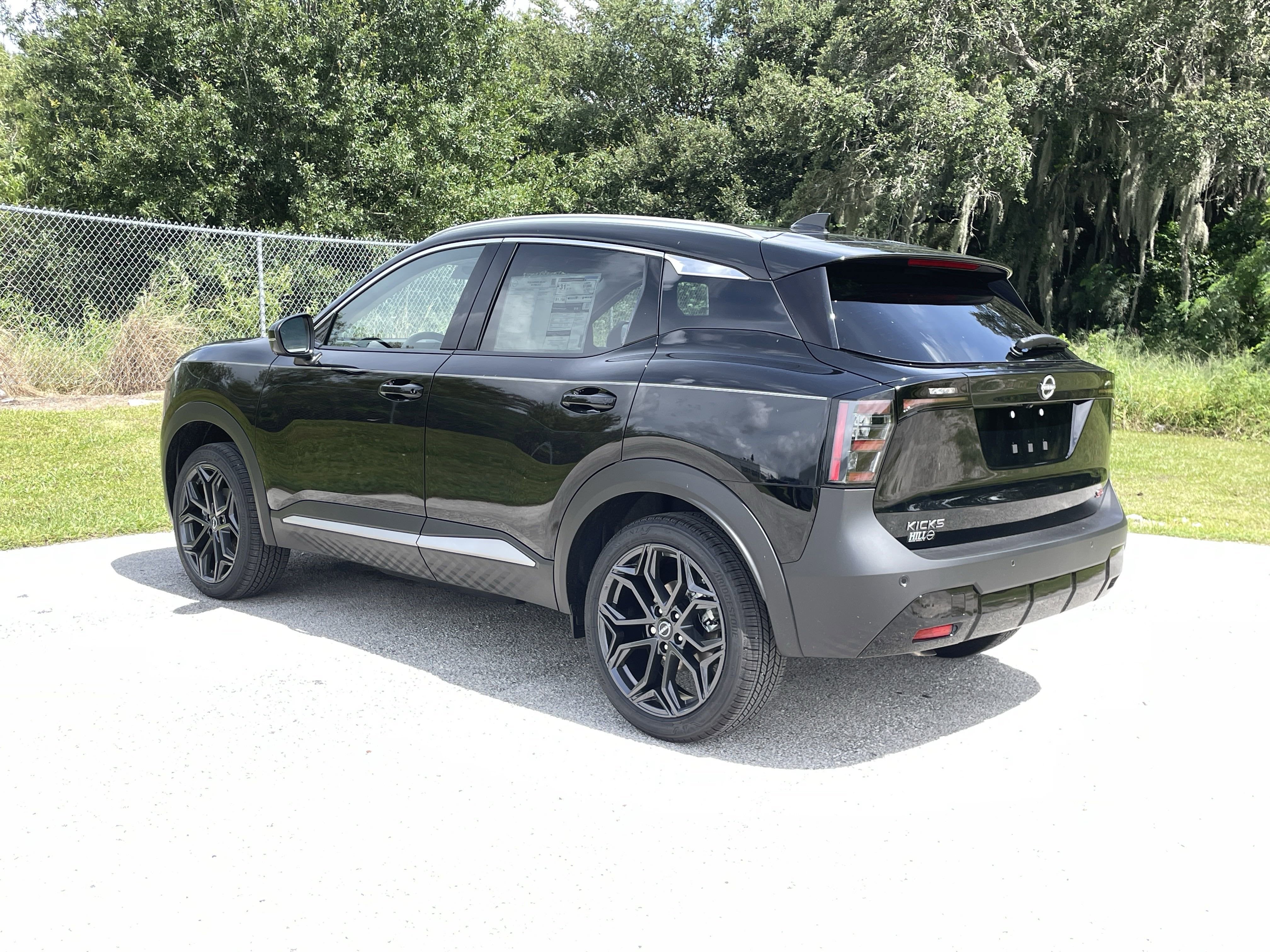 2025 Nissan Kicks SR