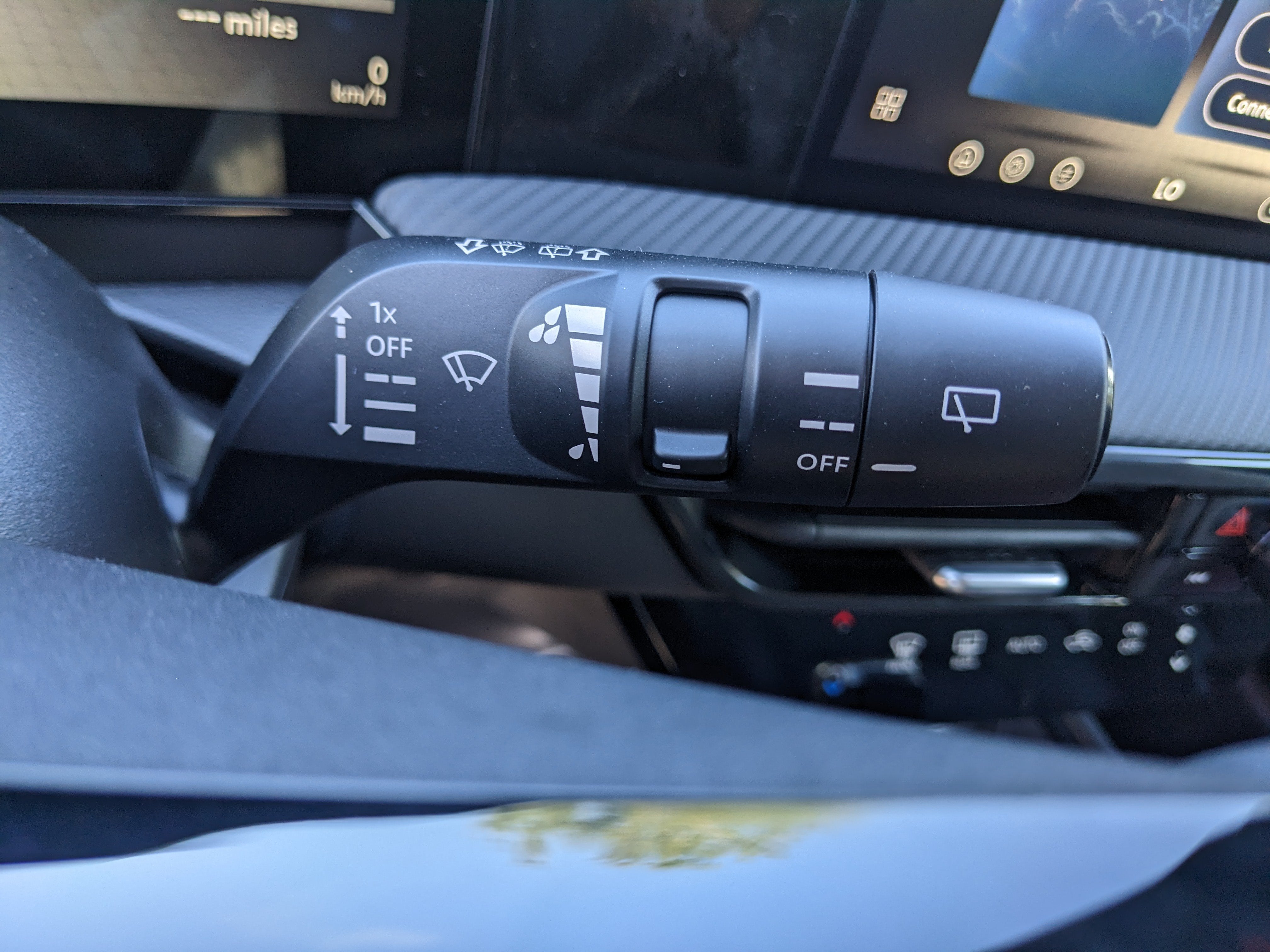 2027 Nissan Kicks SR
