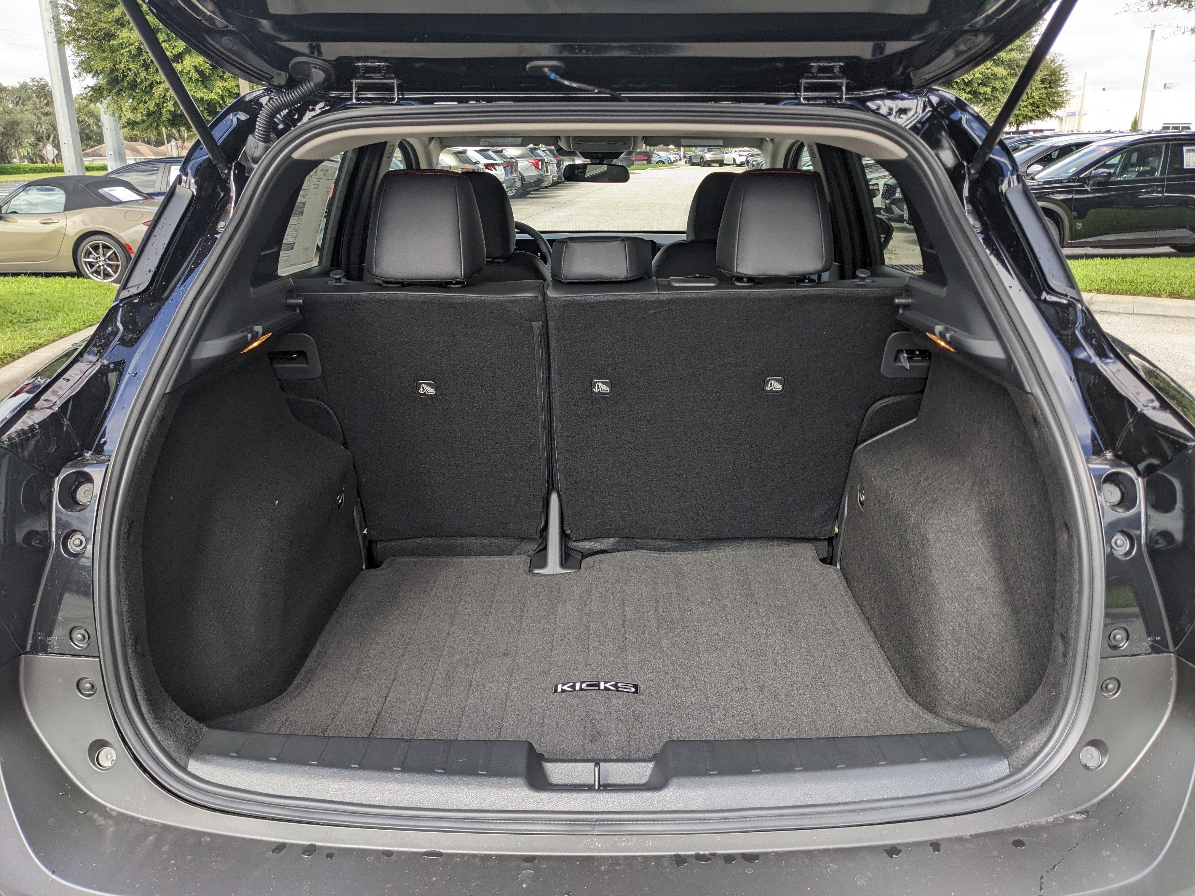 2027 Nissan Kicks SR