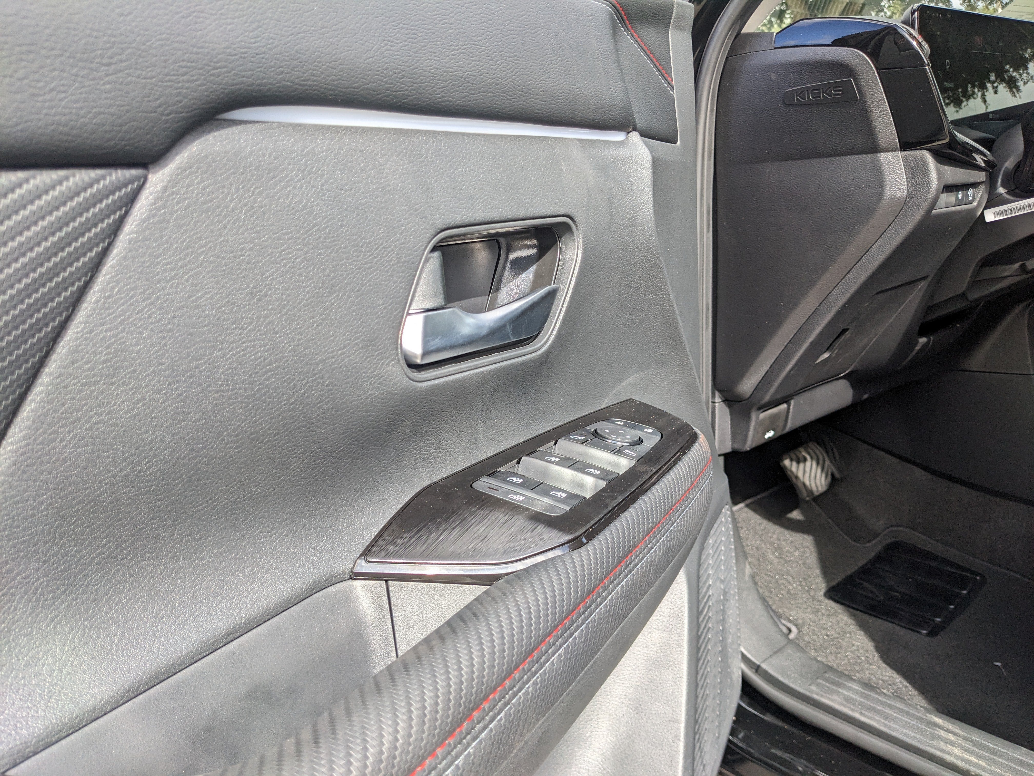 2027 Nissan Kicks SR