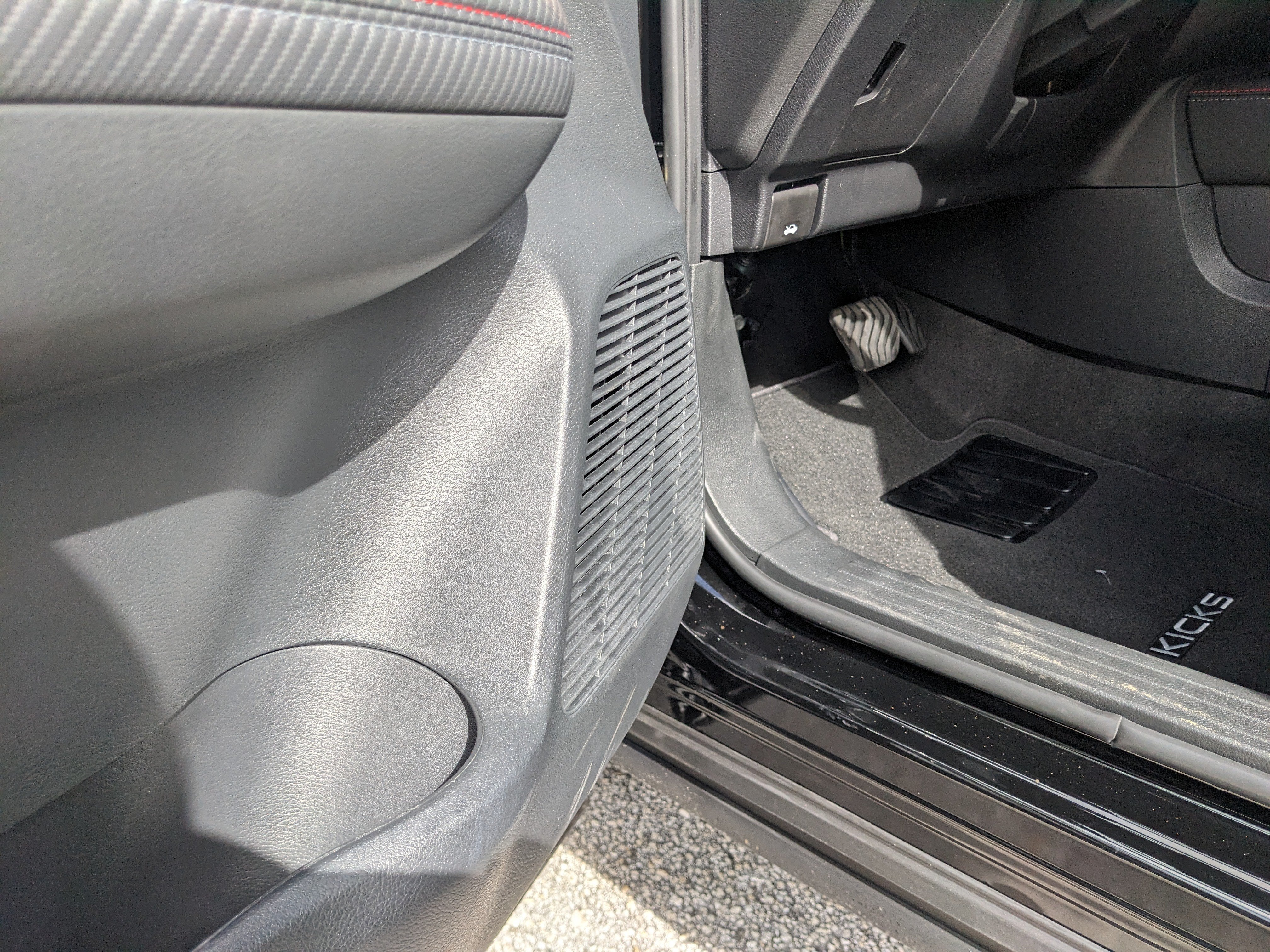 2027 Nissan Kicks SR