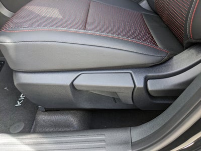 2027 Nissan Kicks SR