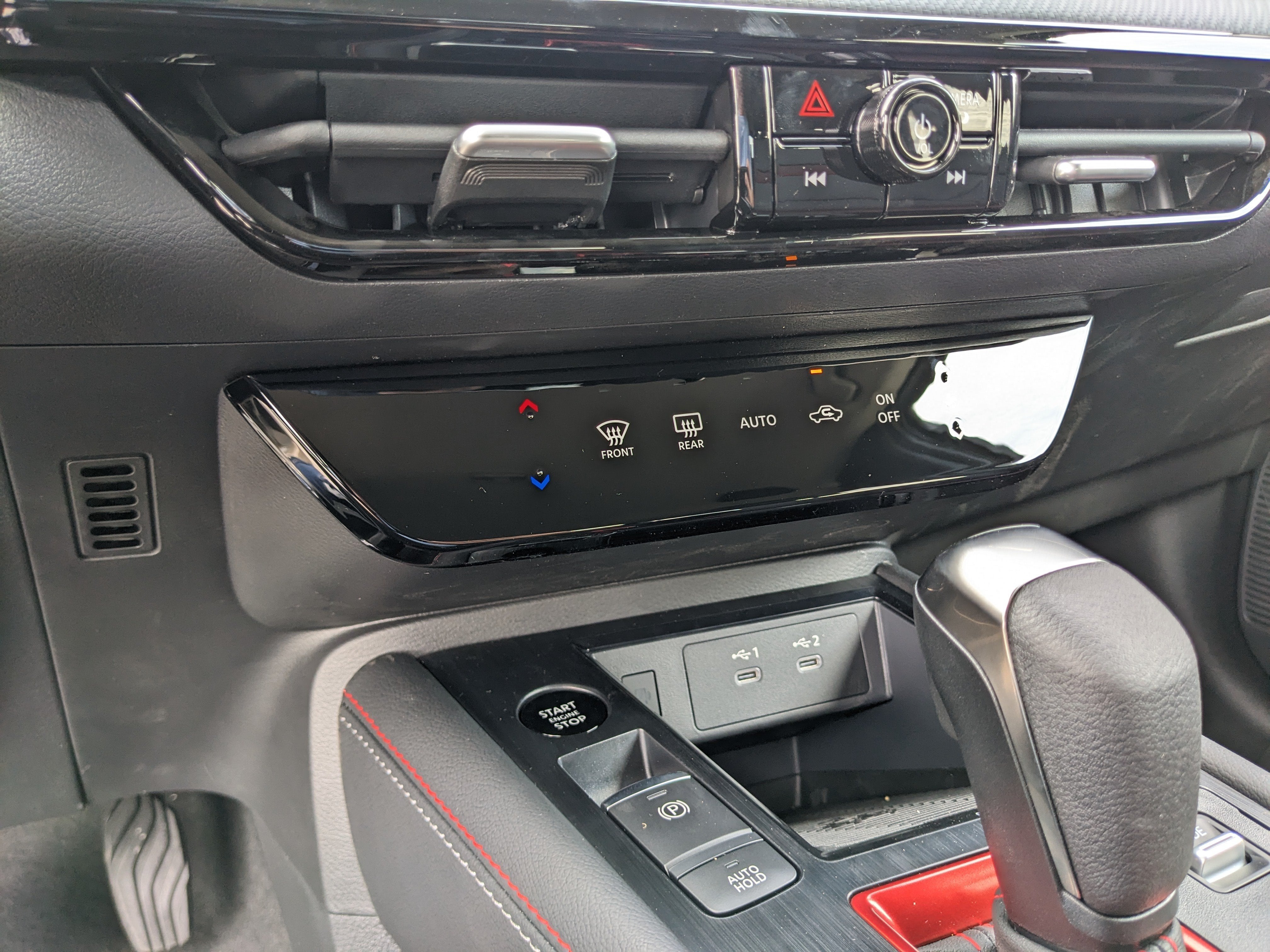 2027 Nissan Kicks SR