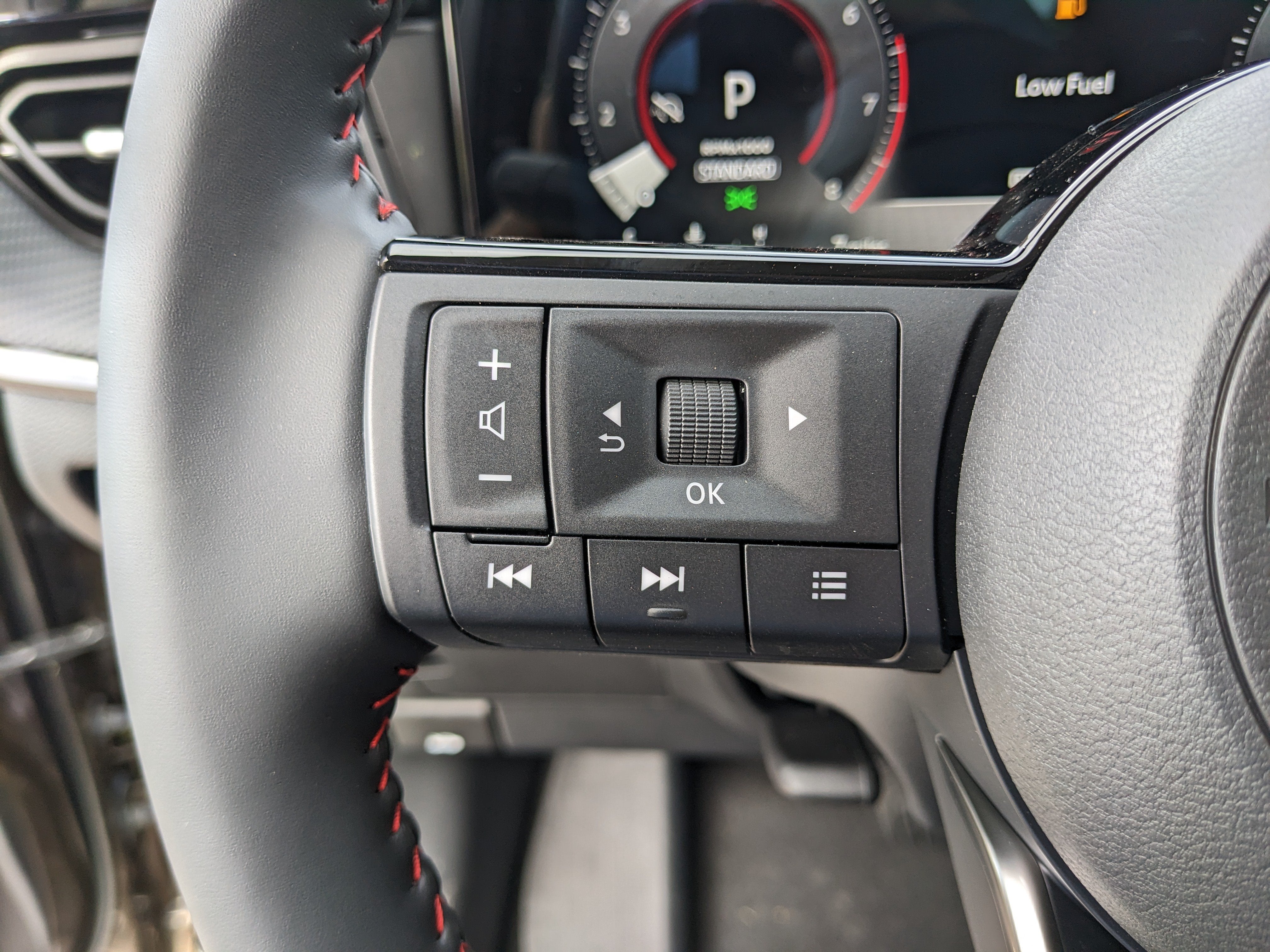 2027 Nissan Kicks SR