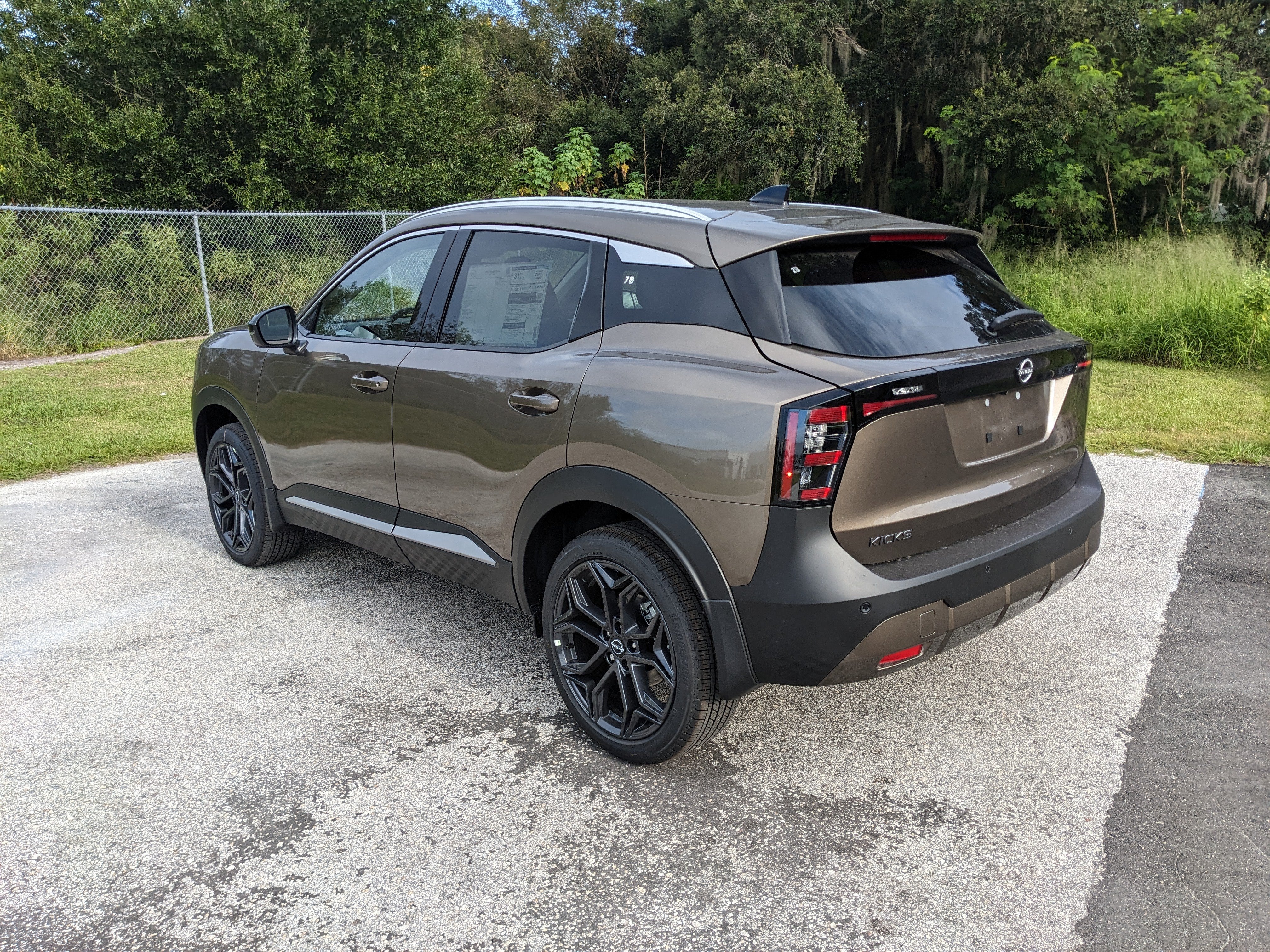 2027 Nissan Kicks SR
