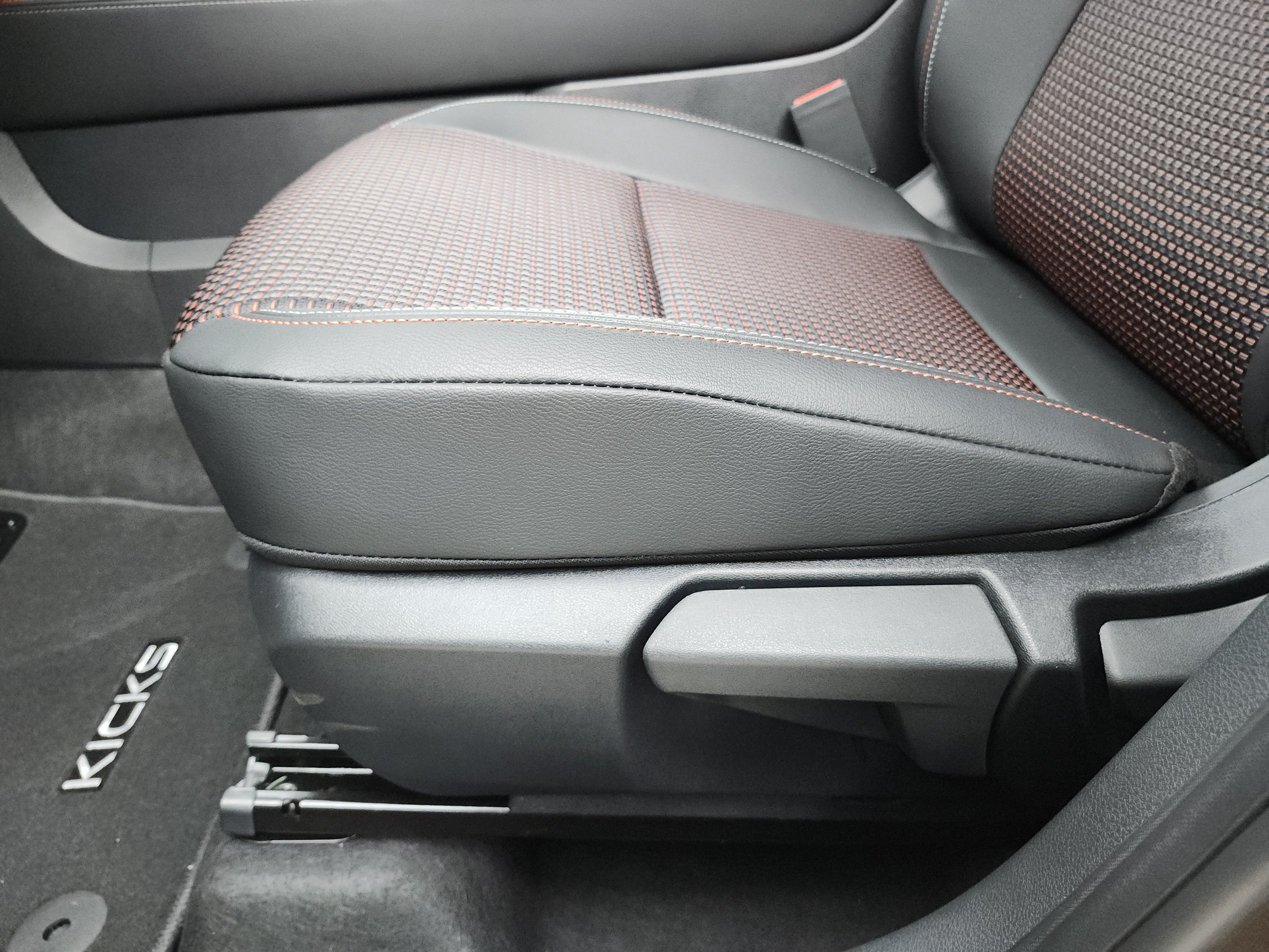 2027 Nissan Kicks SR