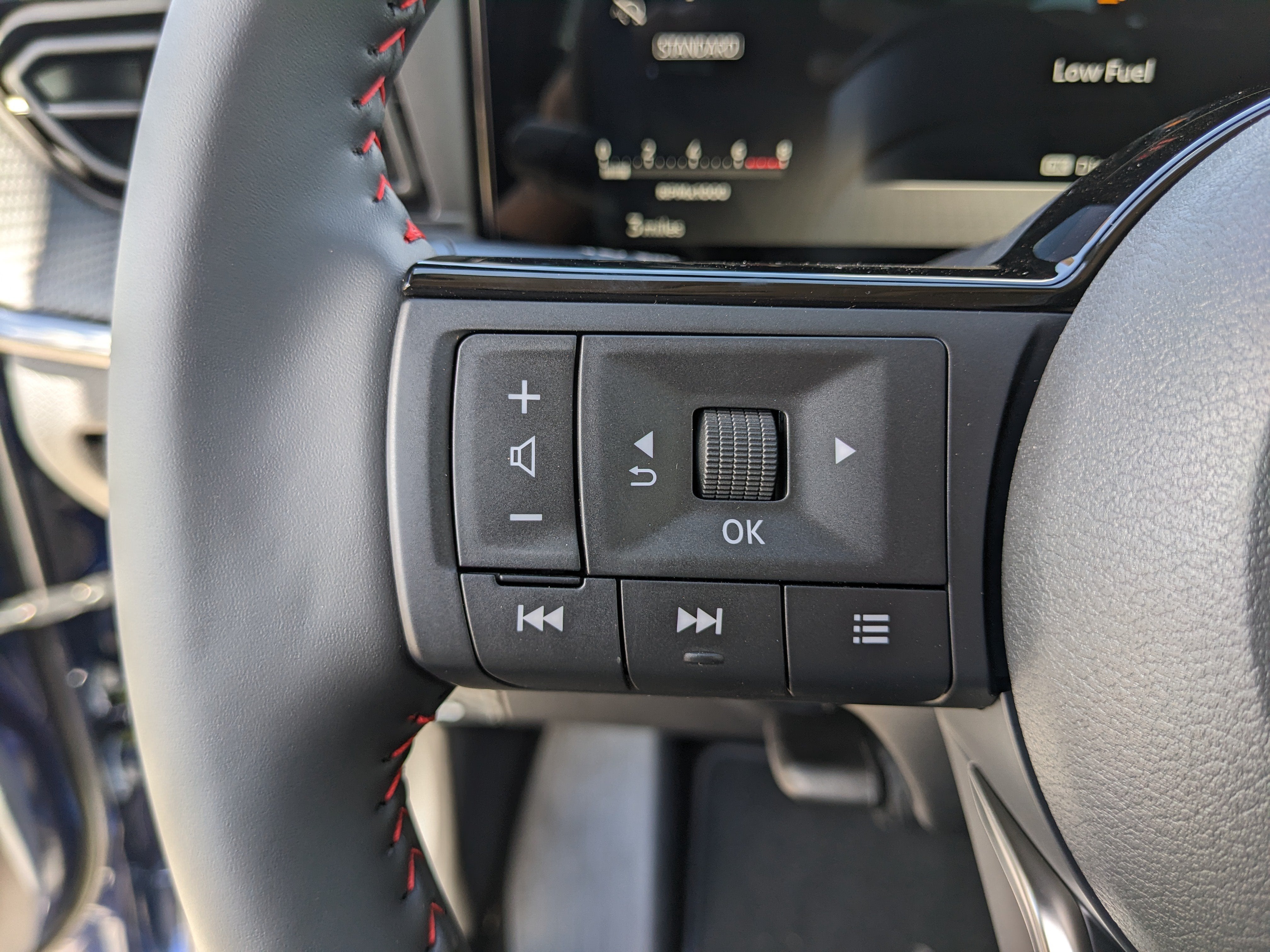 2027 Nissan Kicks SR