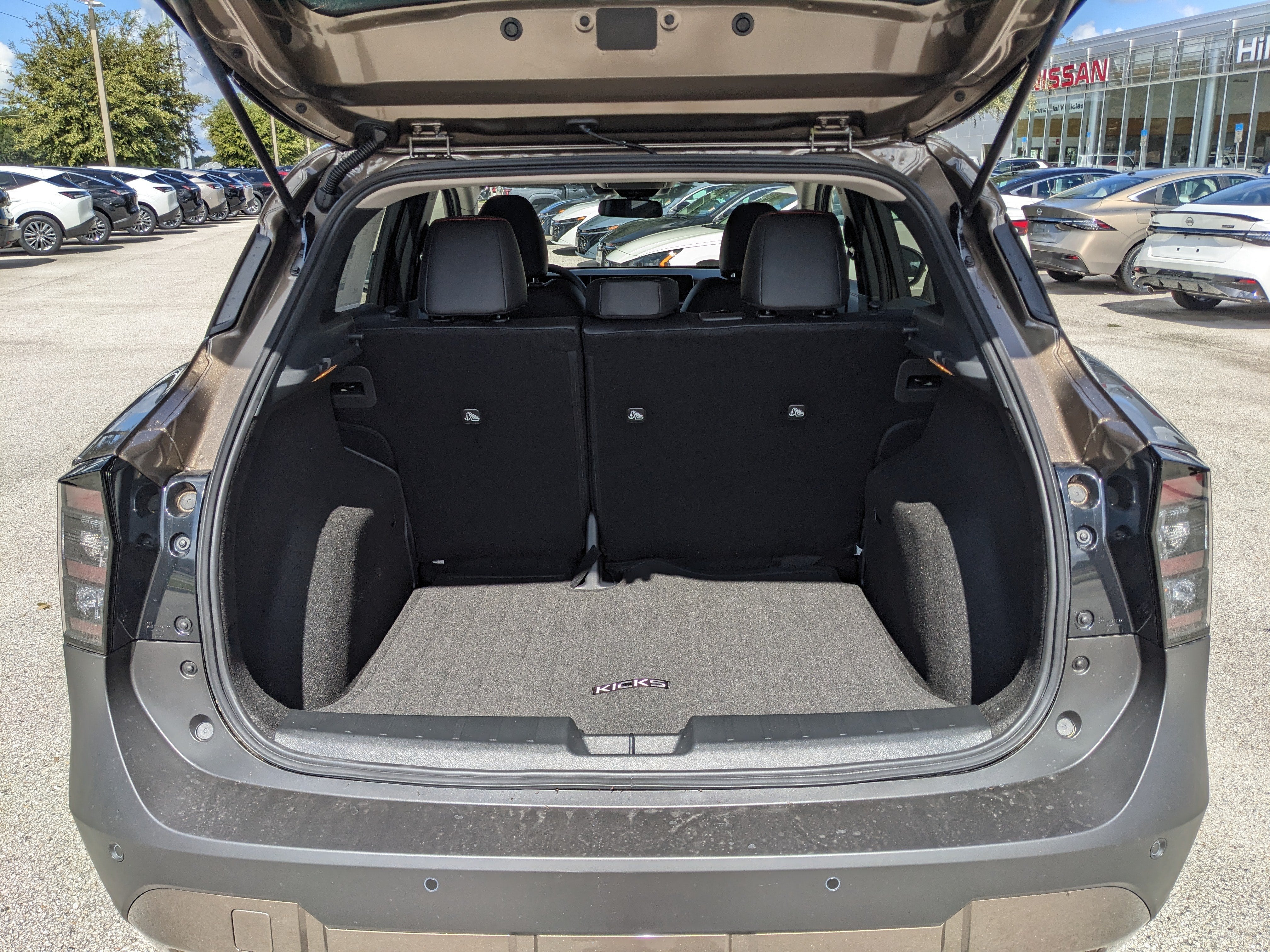 2027 Nissan Kicks SR