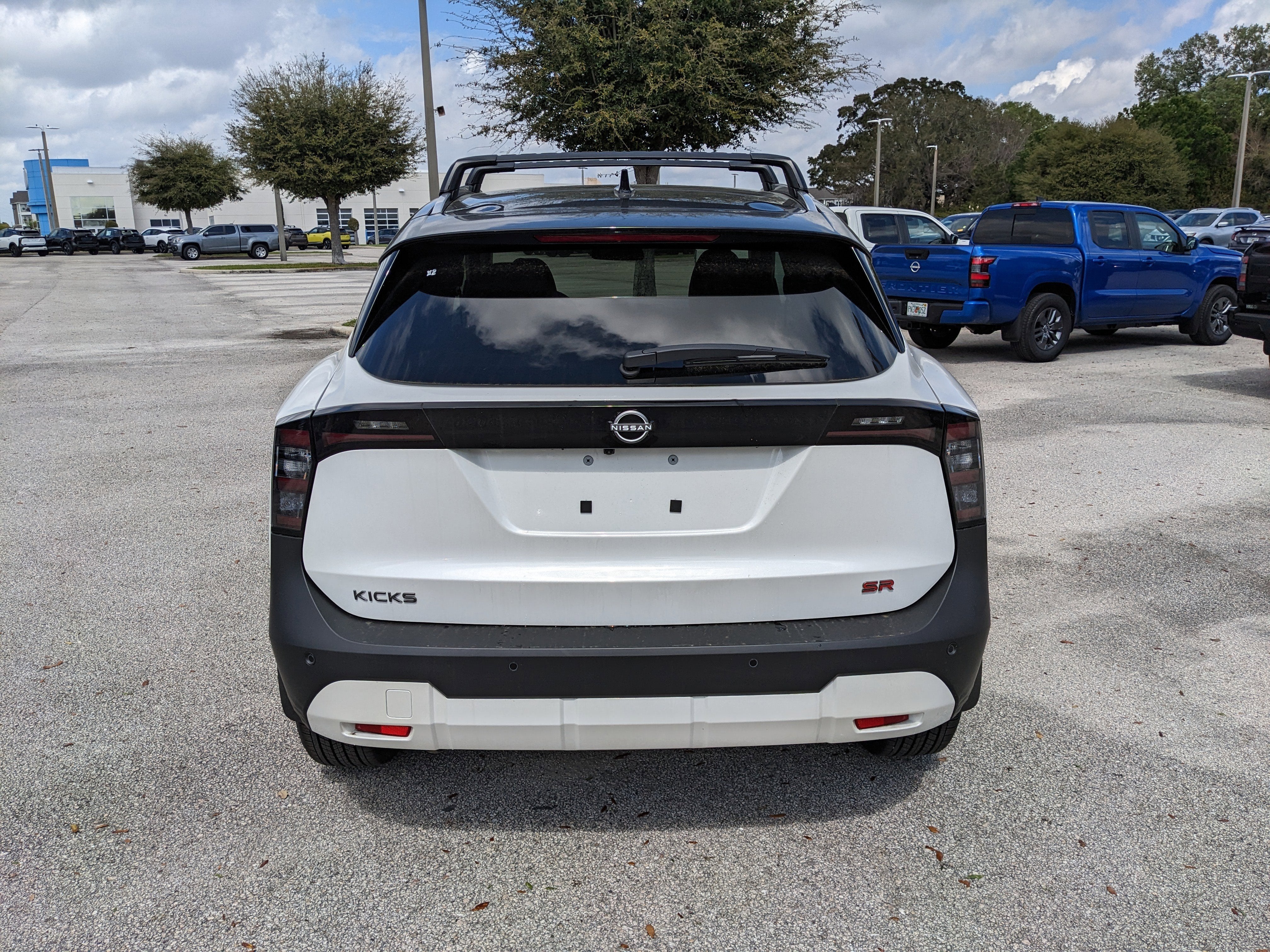 2026 Nissan Kicks SR