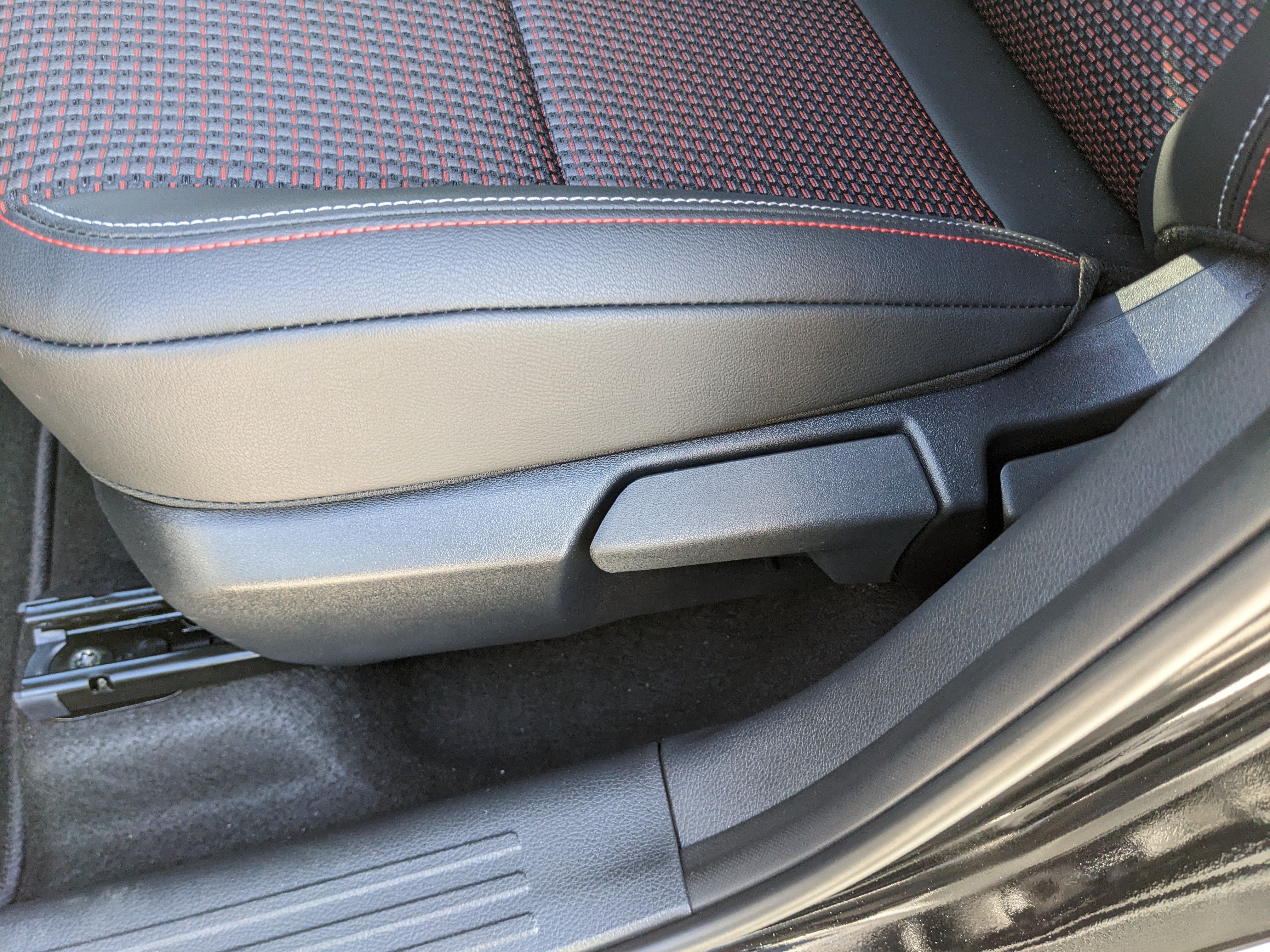 2027 Nissan Kicks SR