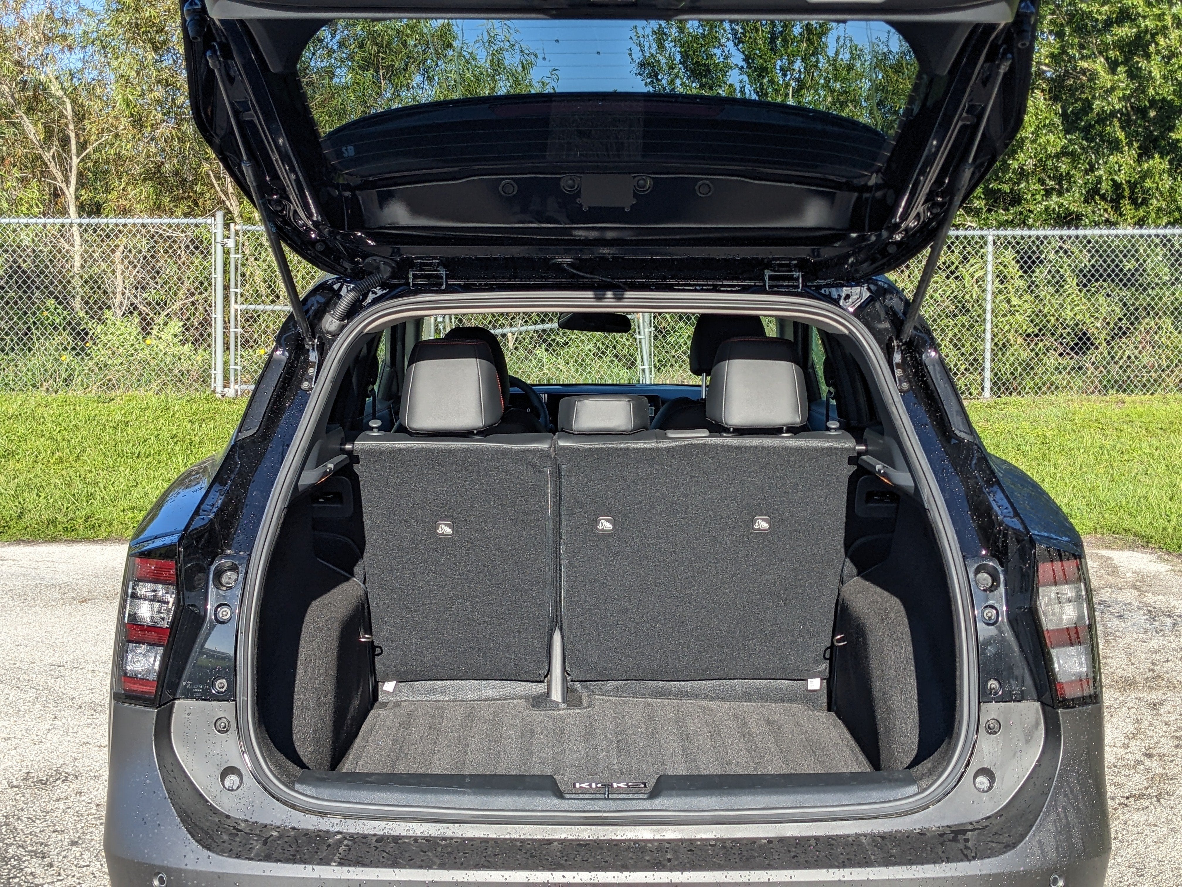 2027 Nissan Kicks SR