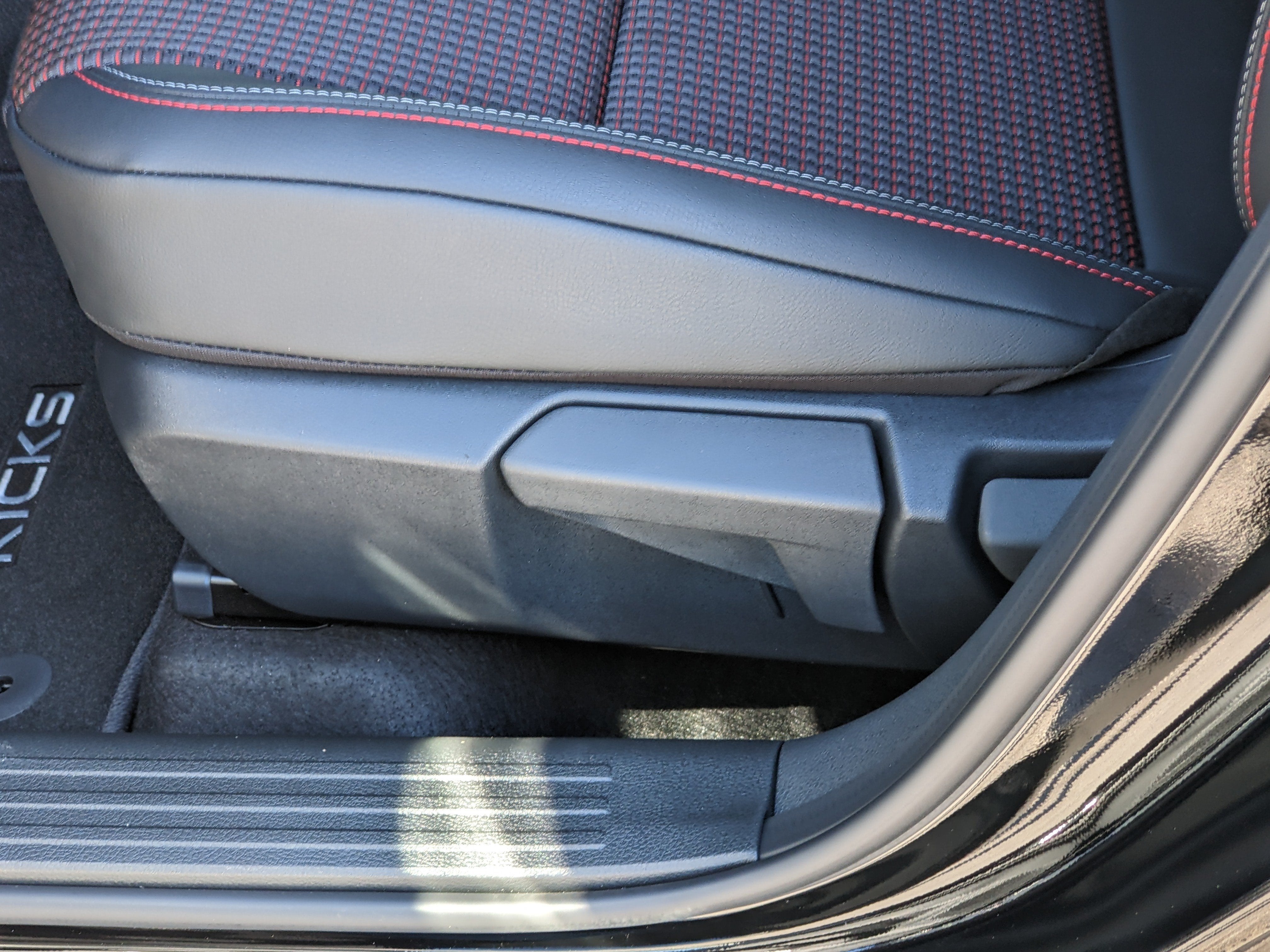 2027 Nissan Kicks SR