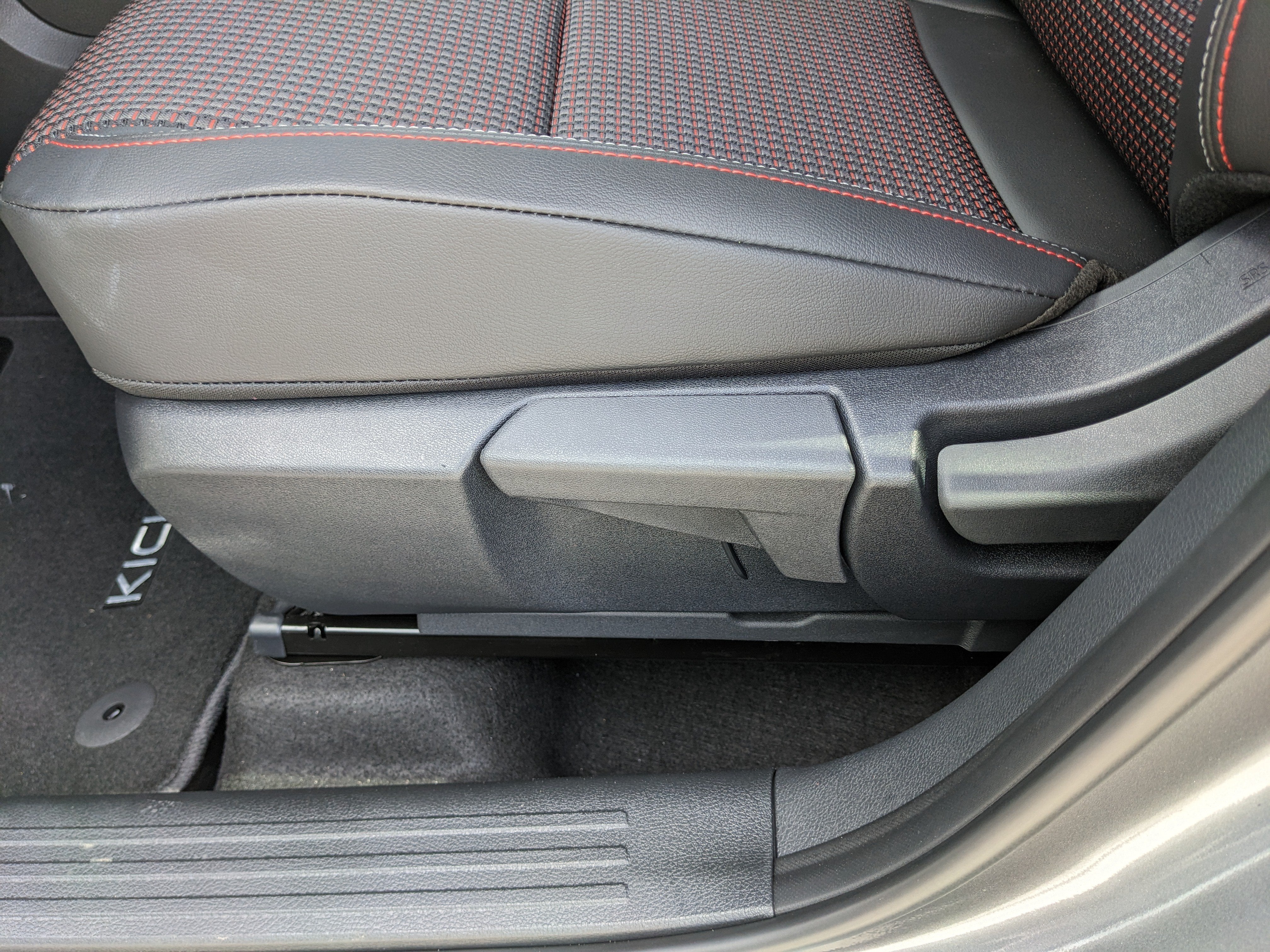 2027 Nissan Kicks SR