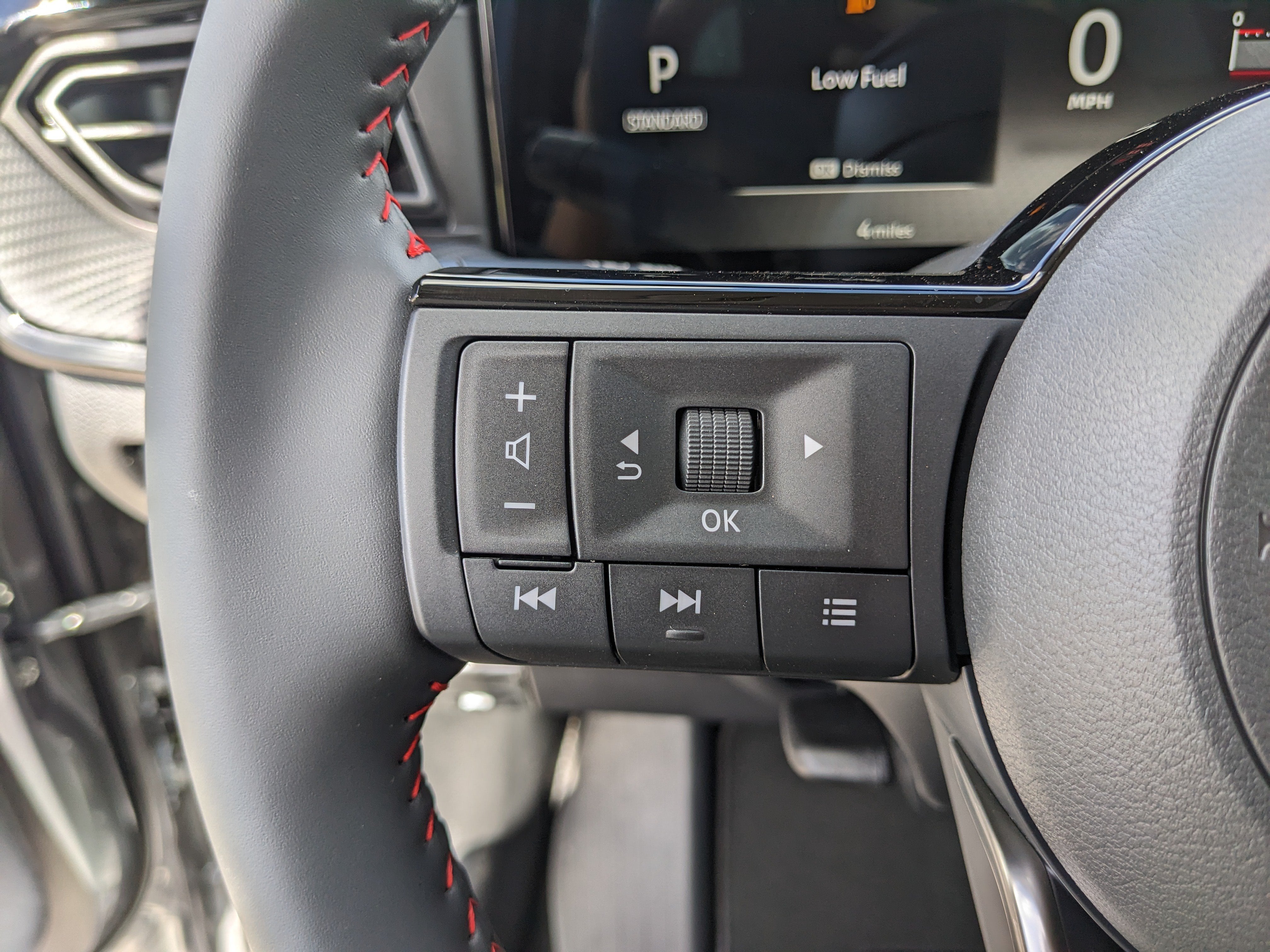 2027 Nissan Kicks SR