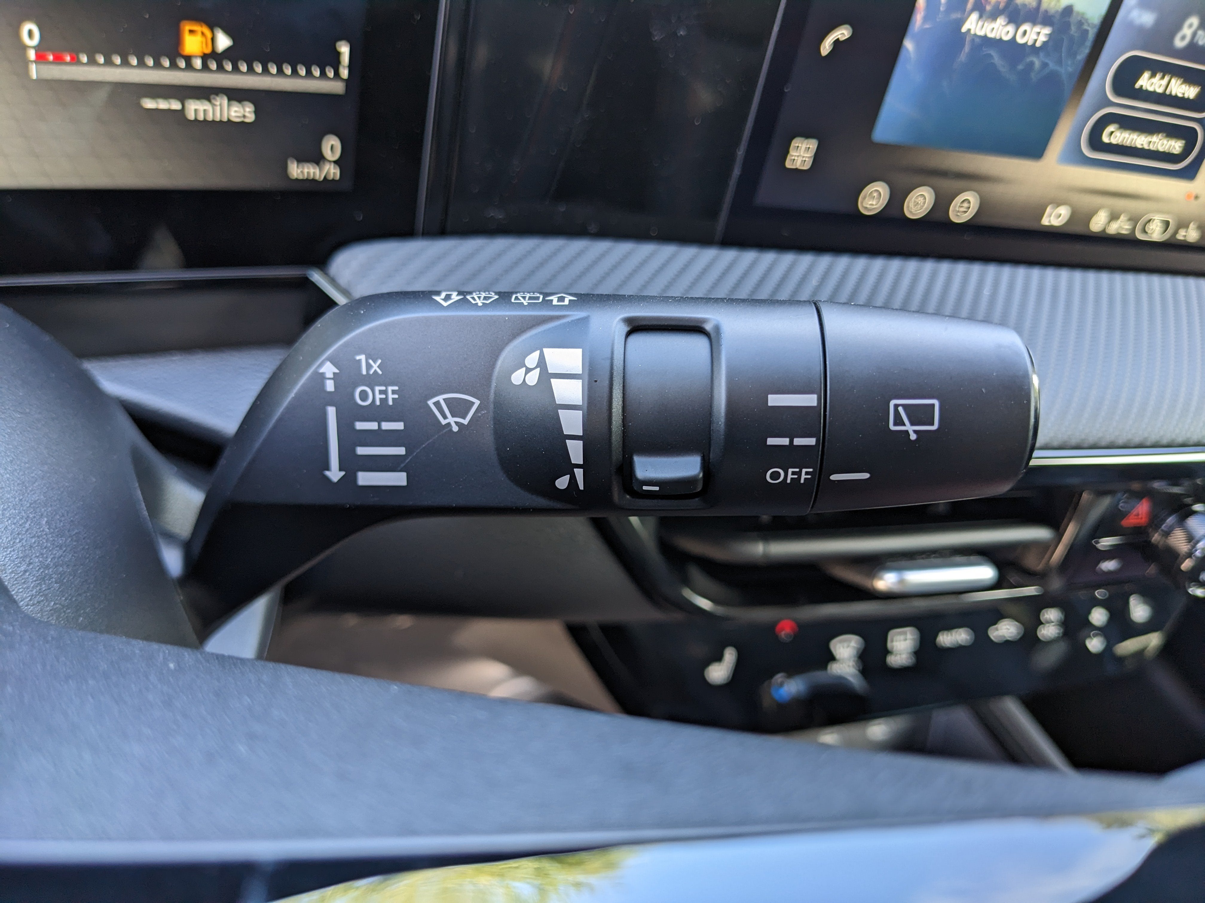 2027 Nissan Kicks SR