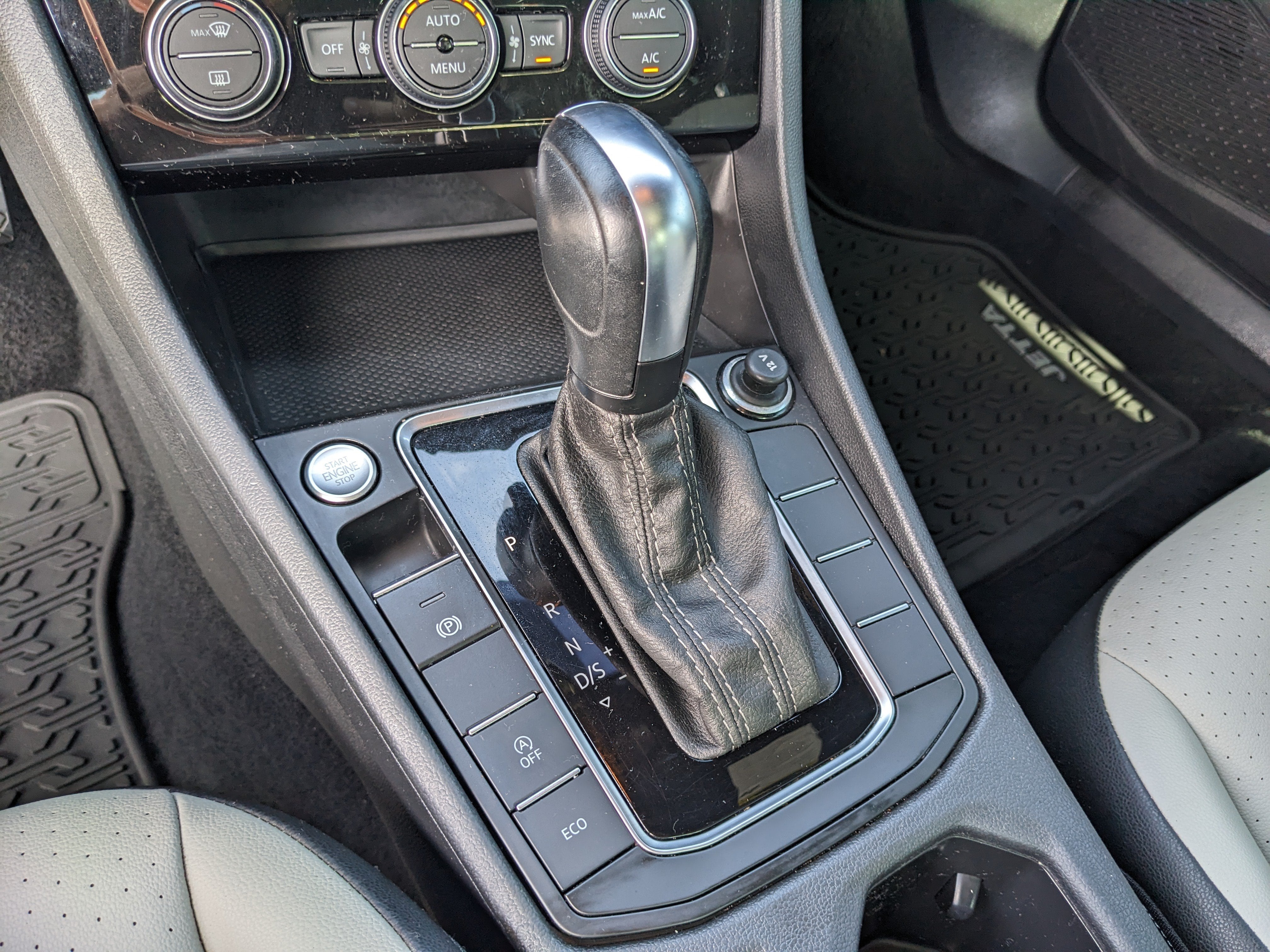 2020 Volkswagen Jetta R-Line
