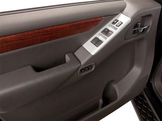 2011 Nissan Pathfinder LE