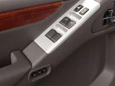 2011 Nissan Pathfinder LE