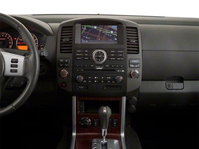 2011 Nissan Pathfinder LE