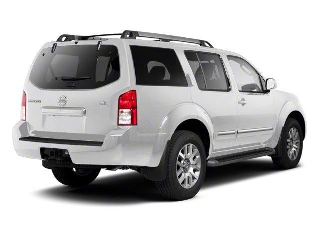 2011 Nissan Pathfinder LE