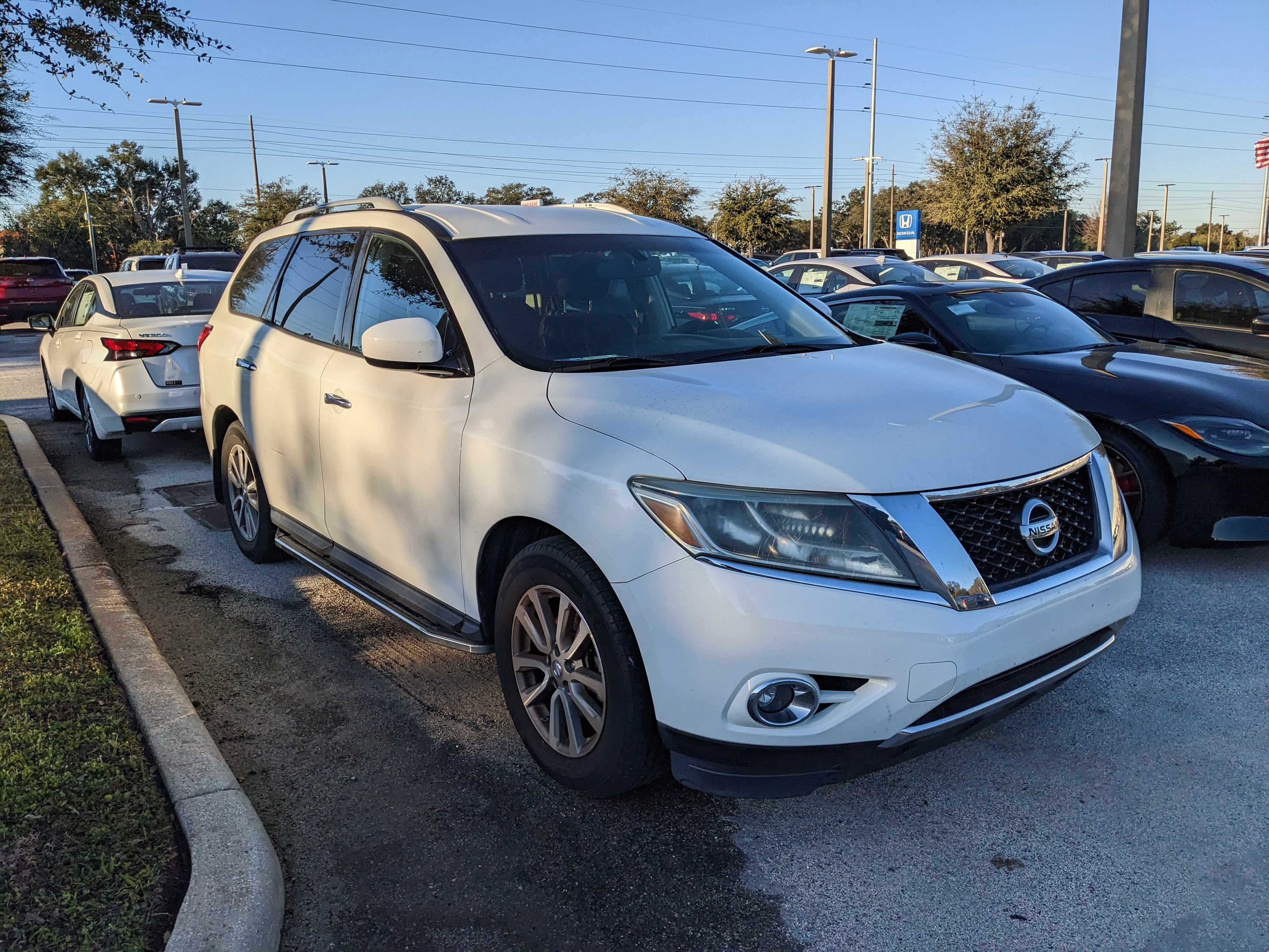 Used 2016 Nissan Pathfinder SV with VIN 5N1AR2MN0GC615048 for sale in Winter Haven, FL